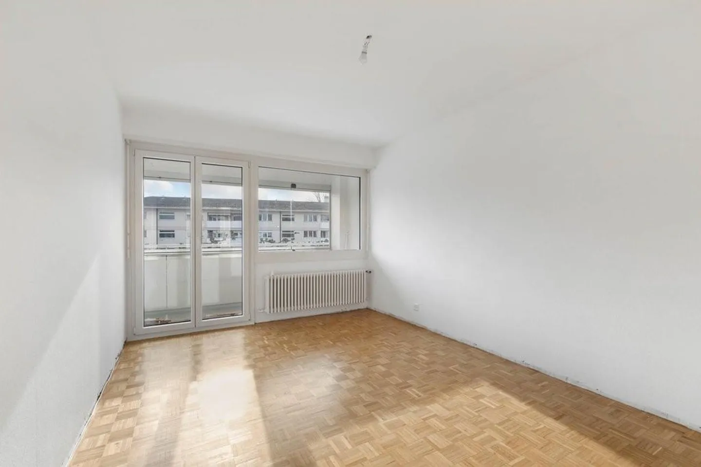 RENT WITHOUT DEPOSIT - The ideal location for your family! - Photo 4 of 8