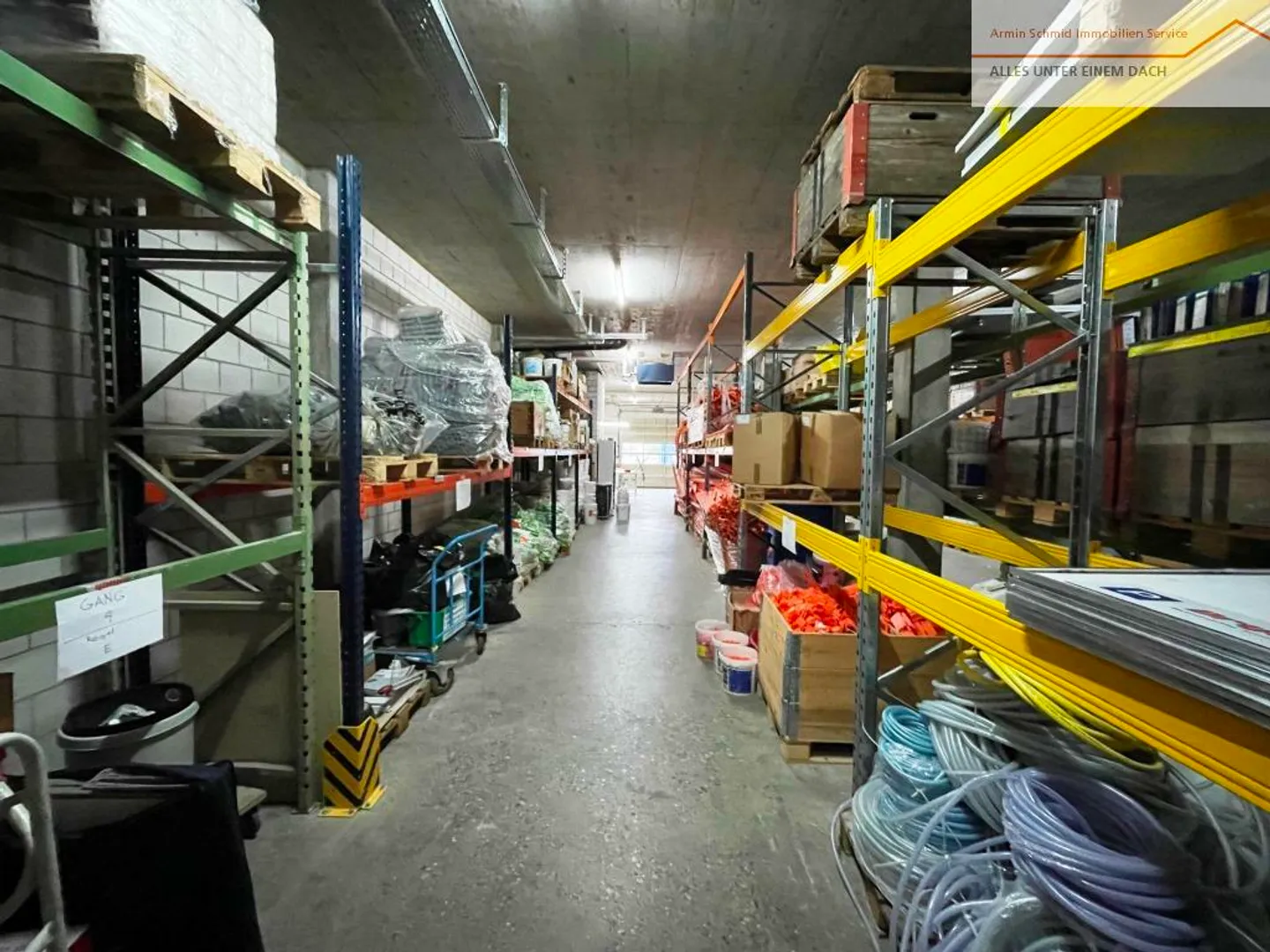 Large office, storage with workshop, archive and ancillary rooms - Photo 12 of 18