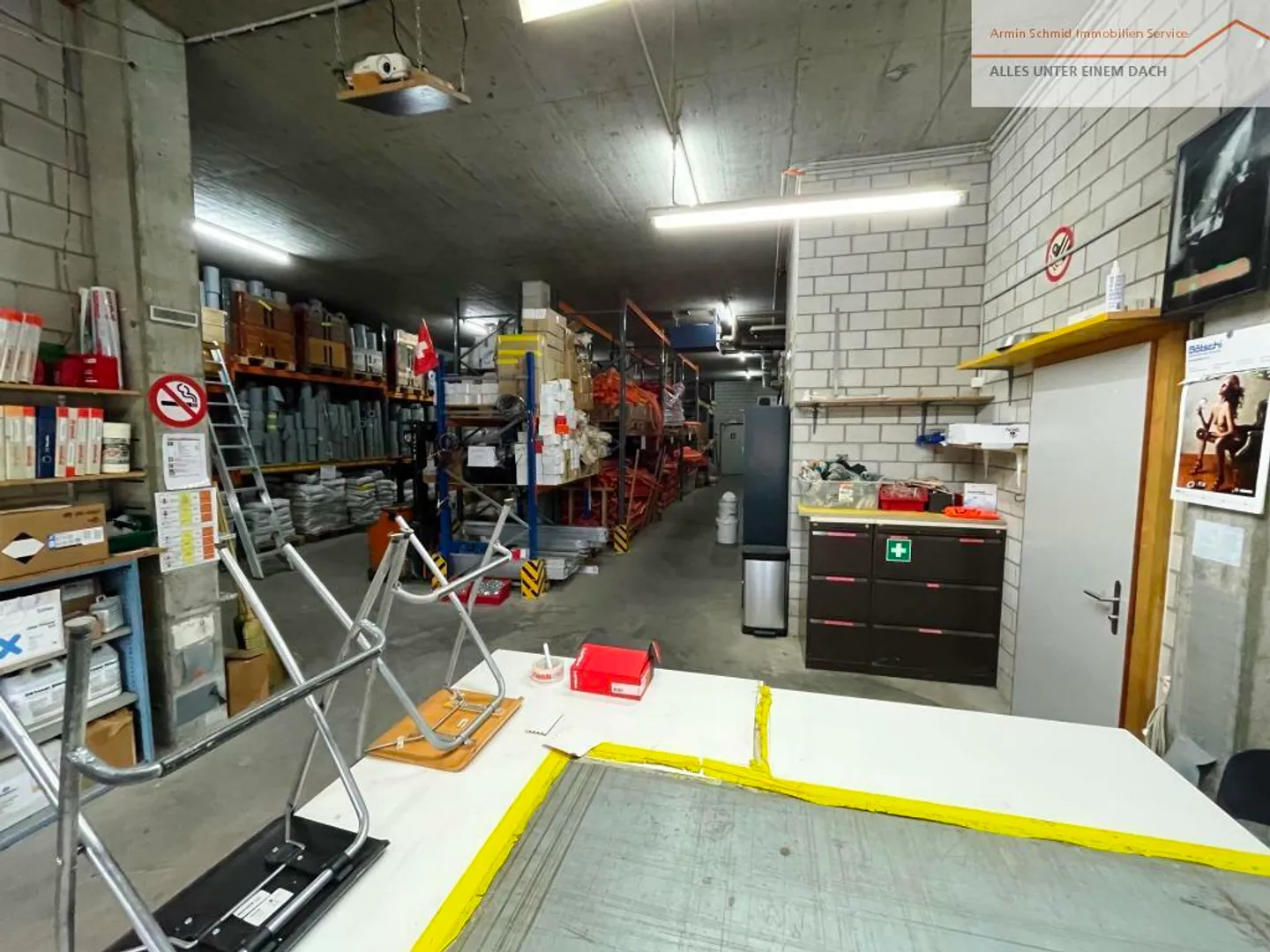 Large office, storage with workshop, archive and ancillary rooms - Photo 14 of 18