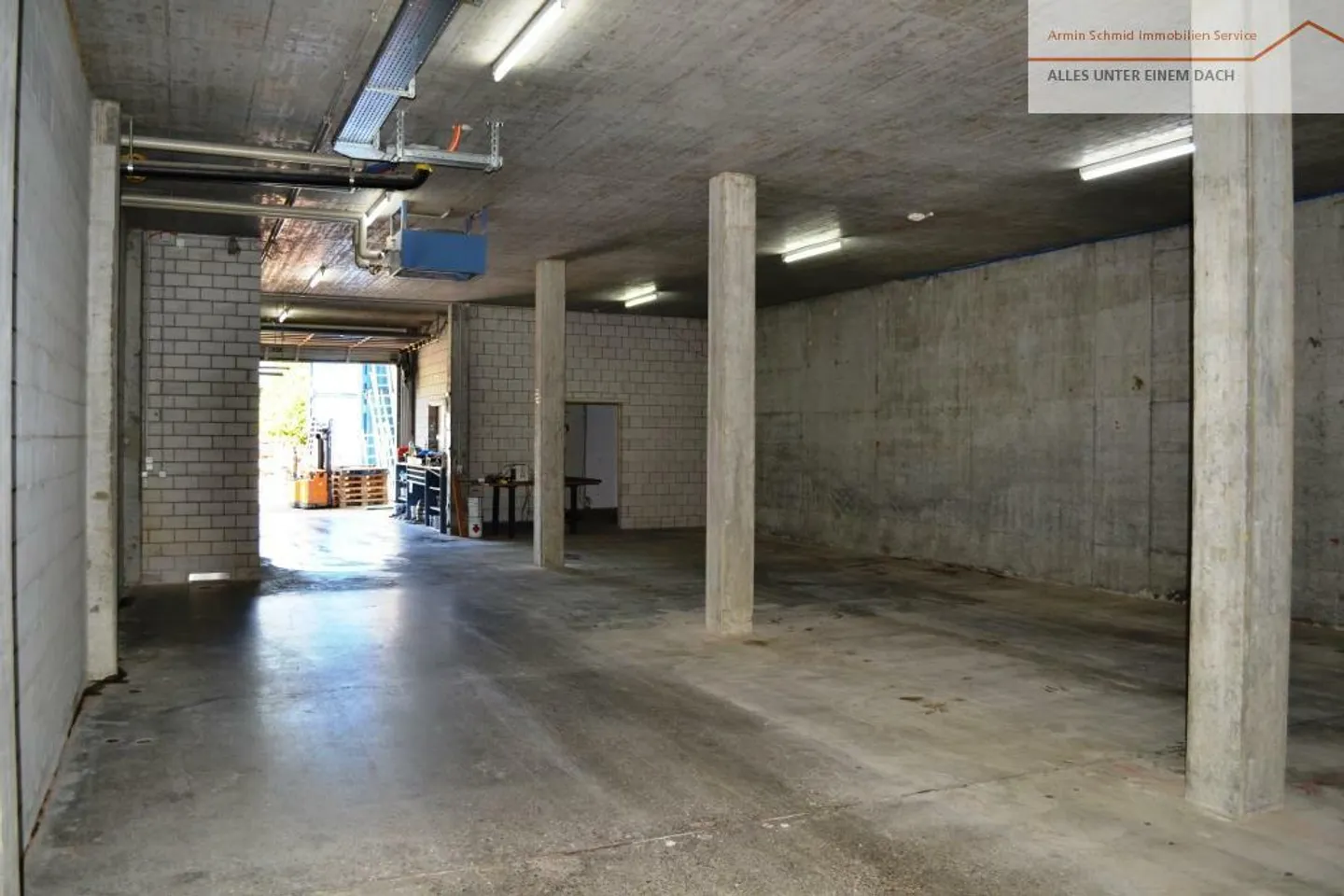 Large office, storage with workshop, archive and ancillary rooms - Photo 15 of 18