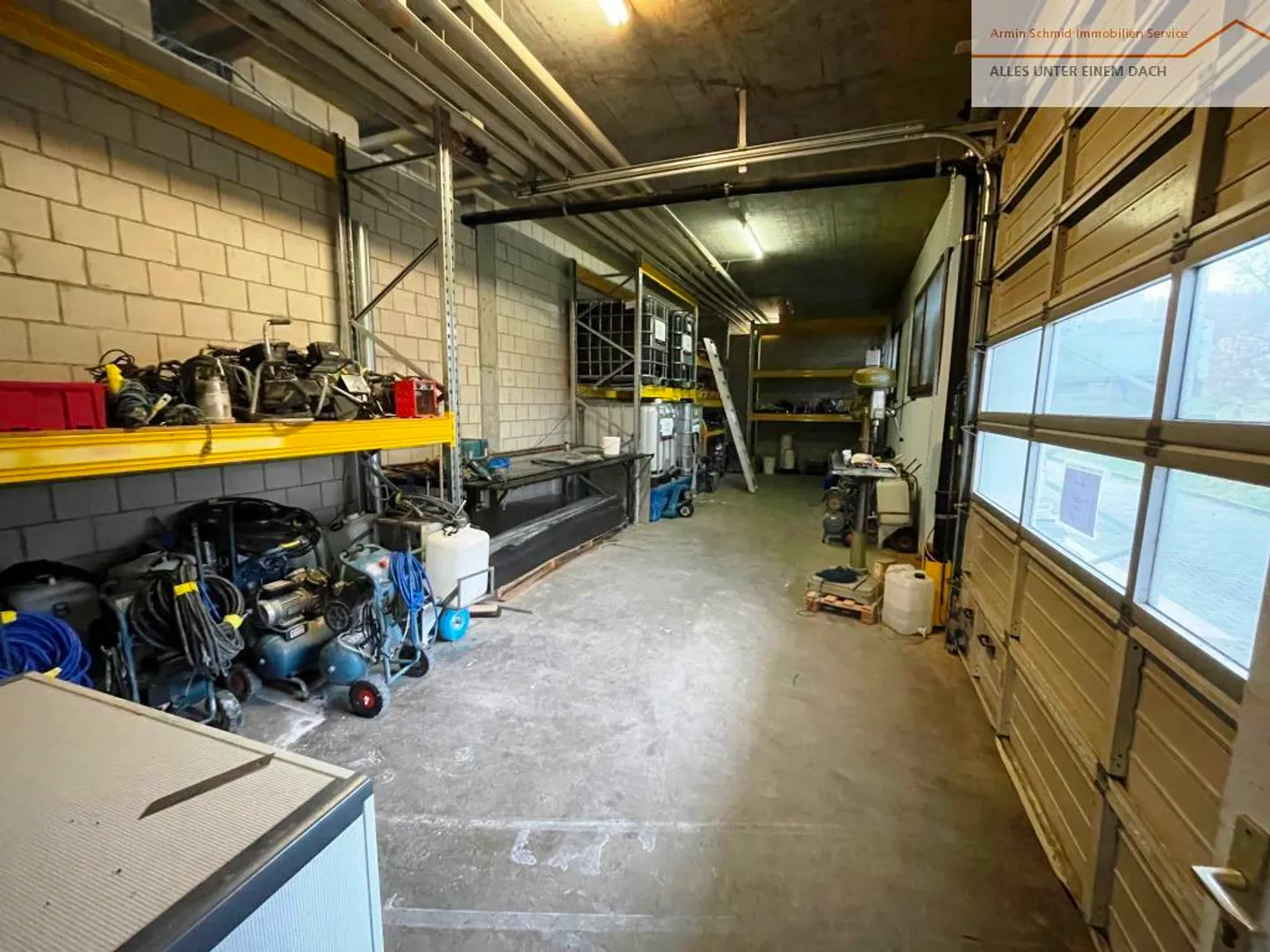 Large office, storage with workshop, archive and ancillary rooms - Photo 17 of 18