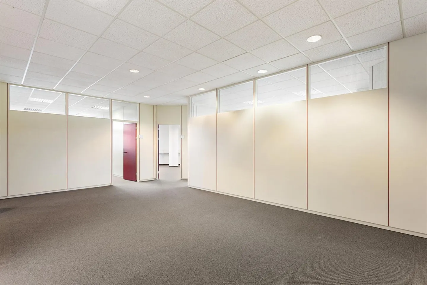 Urdorf-Nord 📍 - Your new small office with panoramic view! - Photo 6 of 12