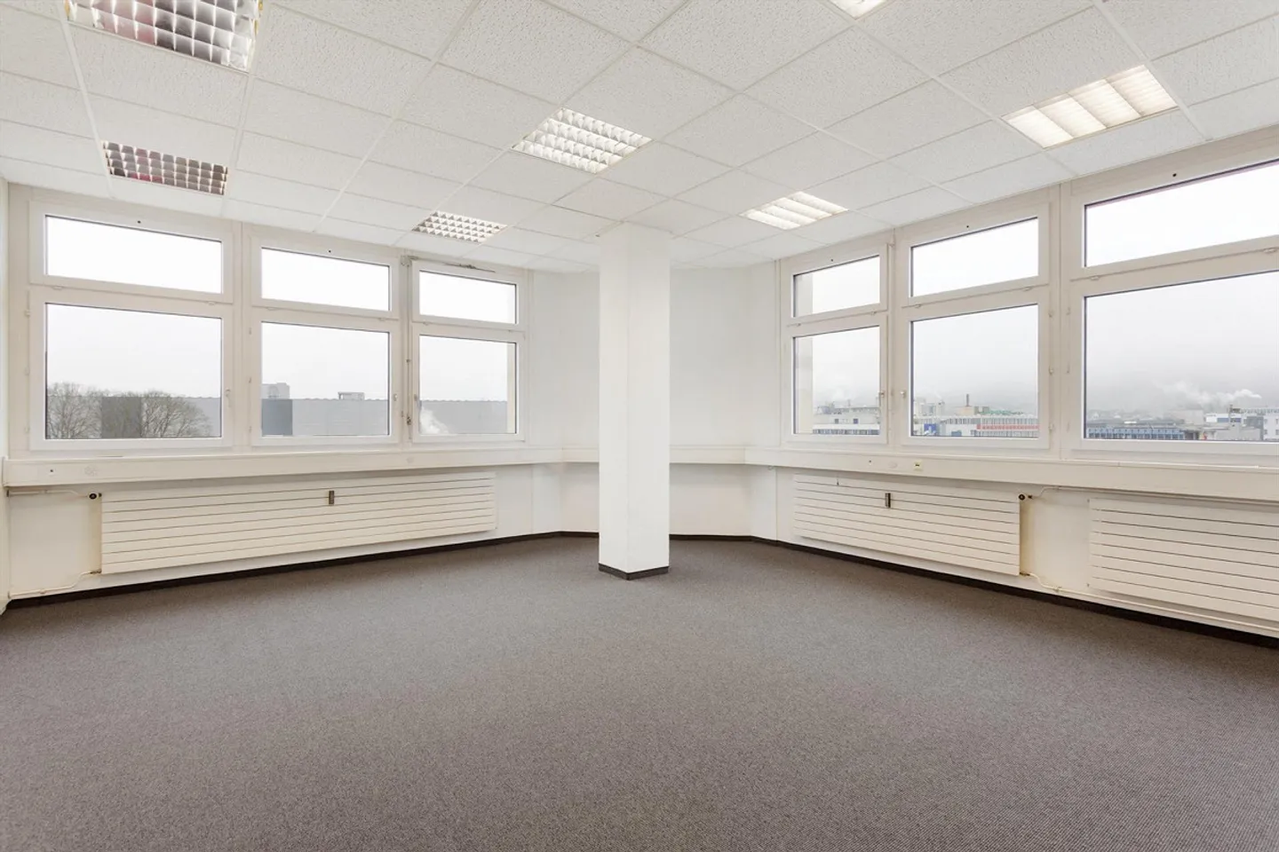 Urdorf-Nord 📍 - Your new small office with panoramic view! - Photo 7 of 12