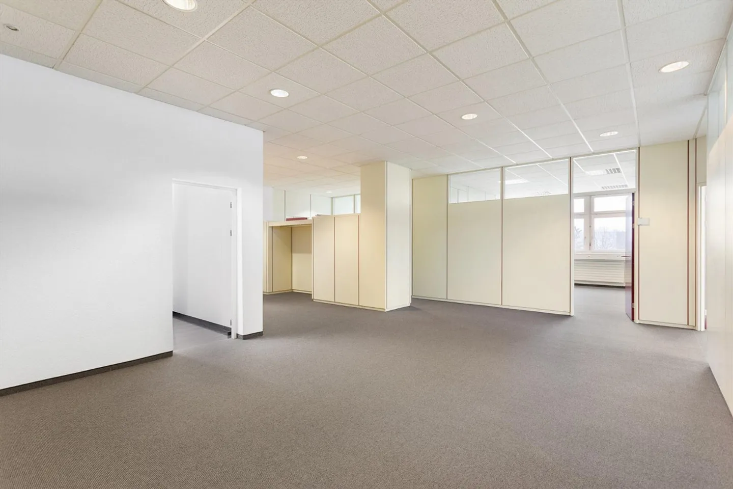 Urdorf-Nord 📍 - Your new small office with panoramic view! - Photo 9 of 12