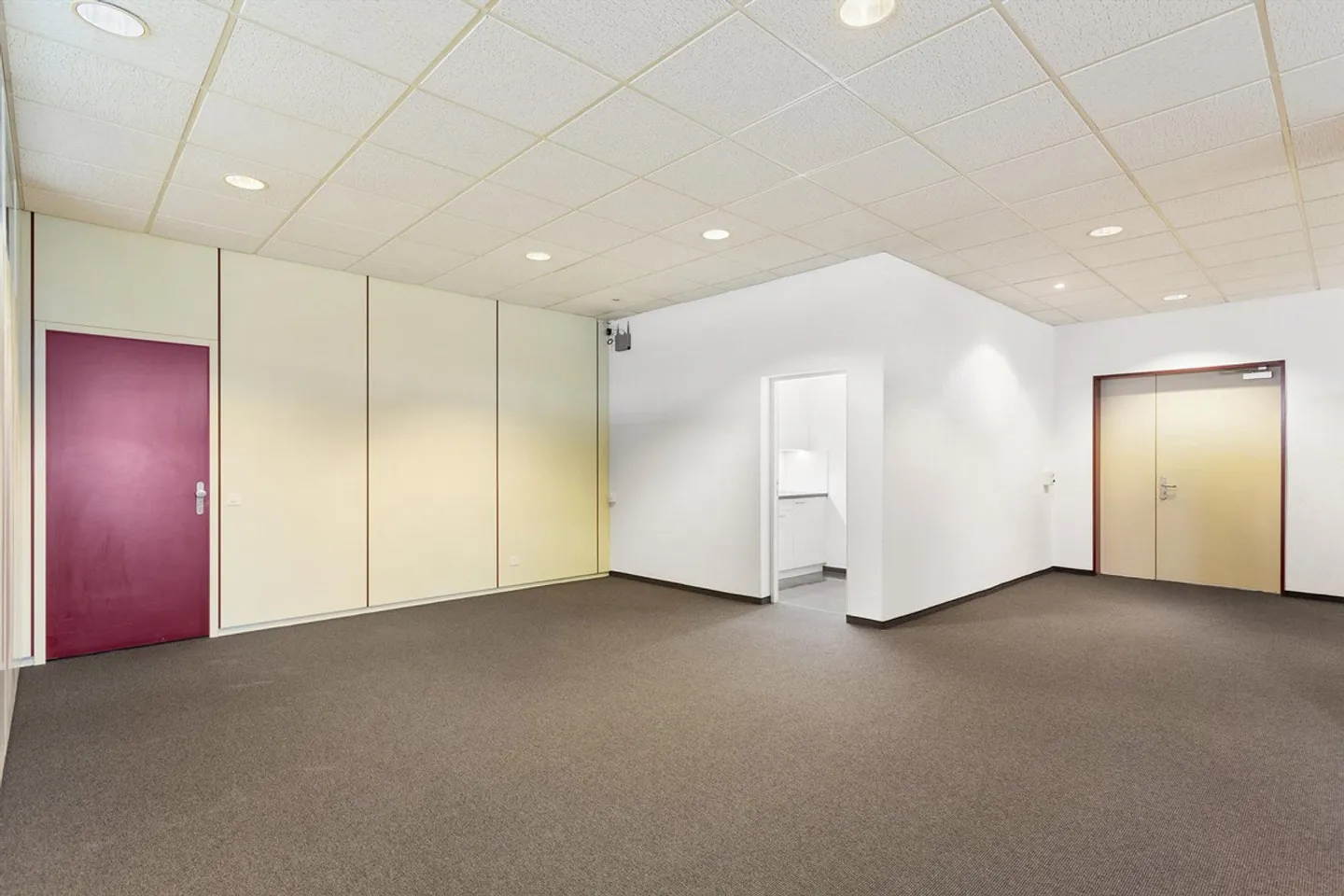Urdorf-Nord 📍 - Your new small office with panoramic view! - Photo 10 of 12