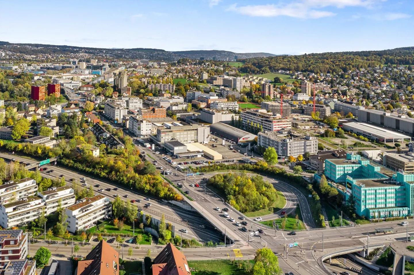 Urdorf-Nord 📍 - Your new small office with panoramic view! - Photo 12 of 12