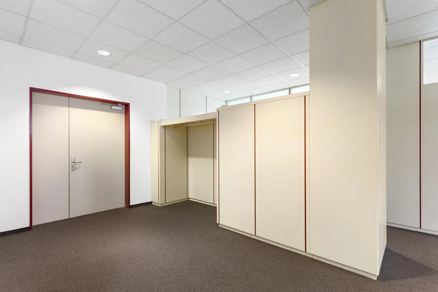 Urdorf-Nord 📍 - Your new small office with panoramic view! - Photo 5 of 12