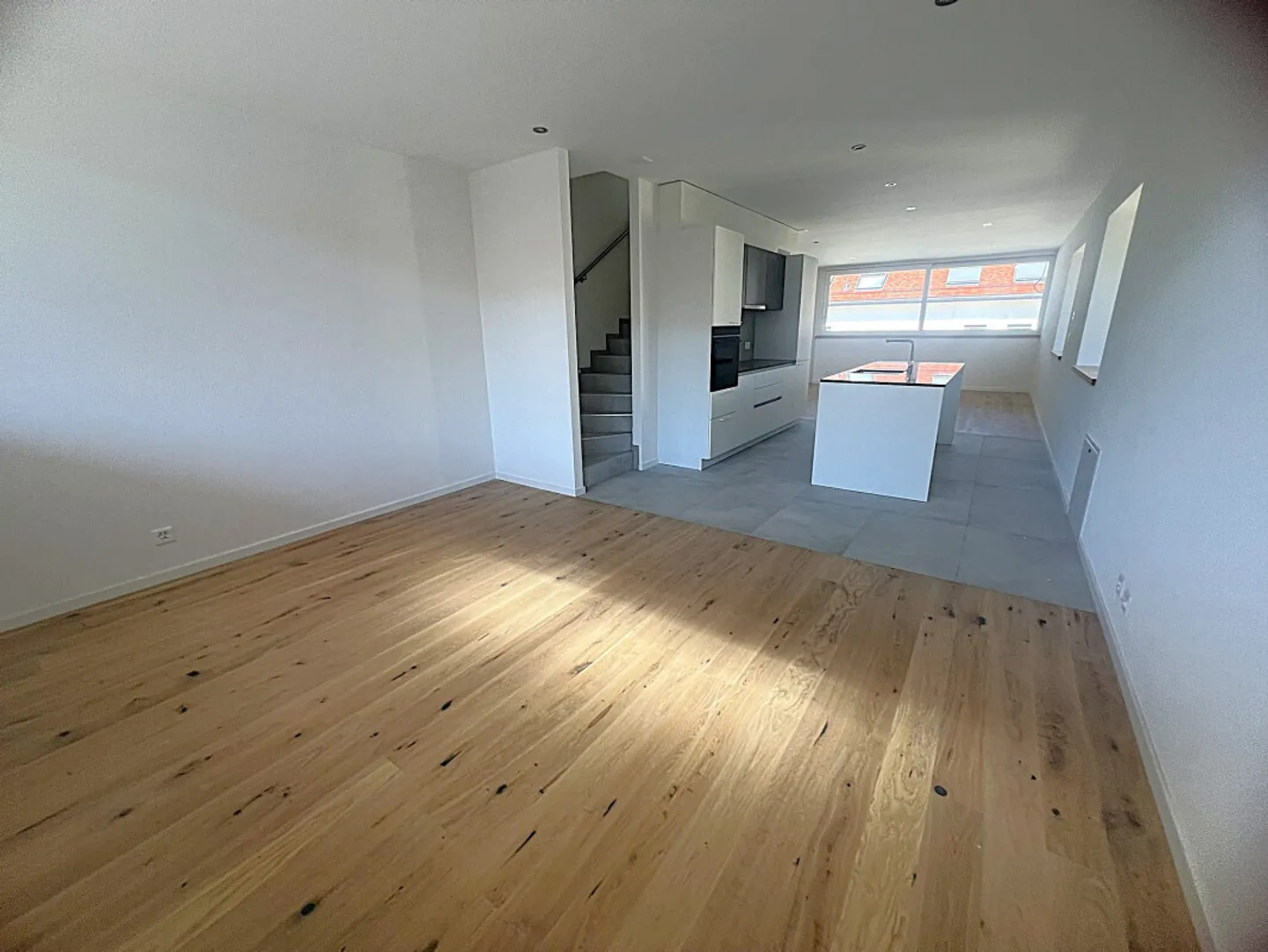 Charming 4.5-room duplex with mezzanine in a renovated farmhouse - Photo 4 of 10