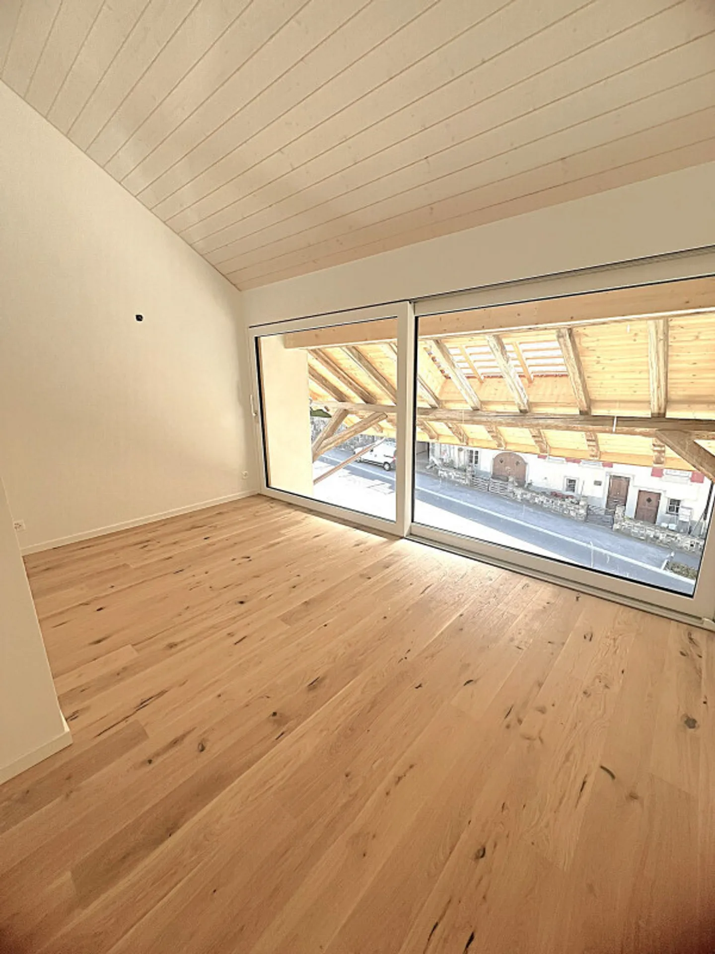 Charming 4.5-room duplex with mezzanine in a renovated farmhouse - Photo 8 of 10