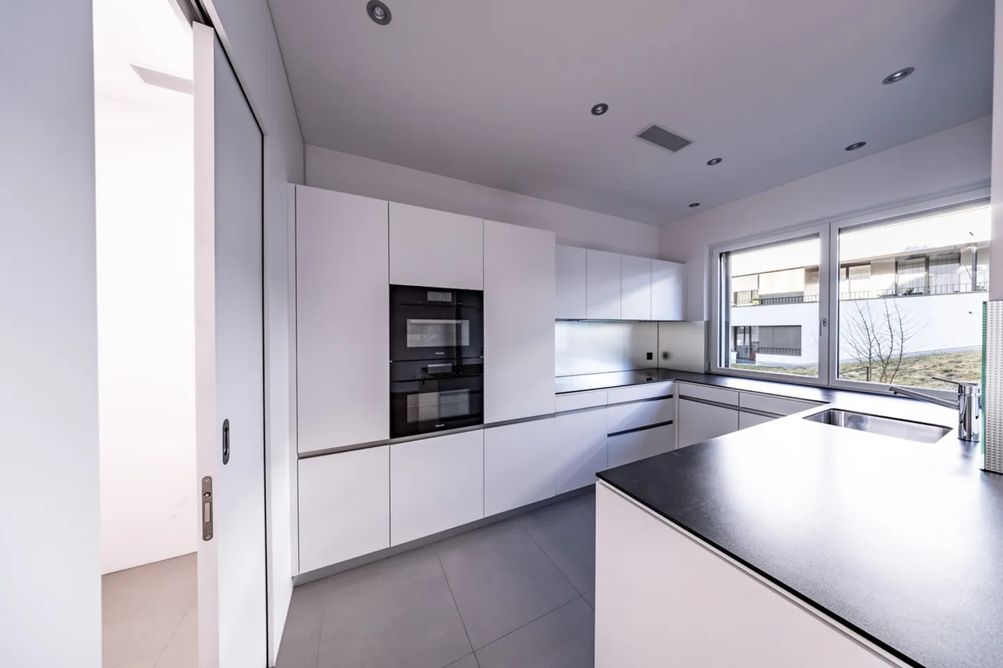 Komfortable Erdgeschosswohnung - Foto 3 von 6