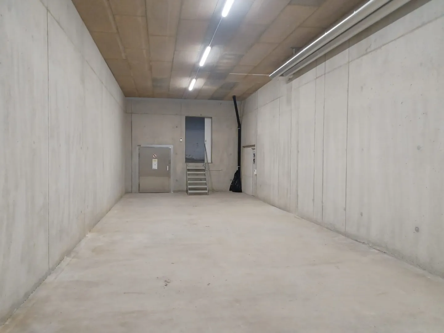 Salle de stockage/atelier à Homberg! - Photo 1 sur 3