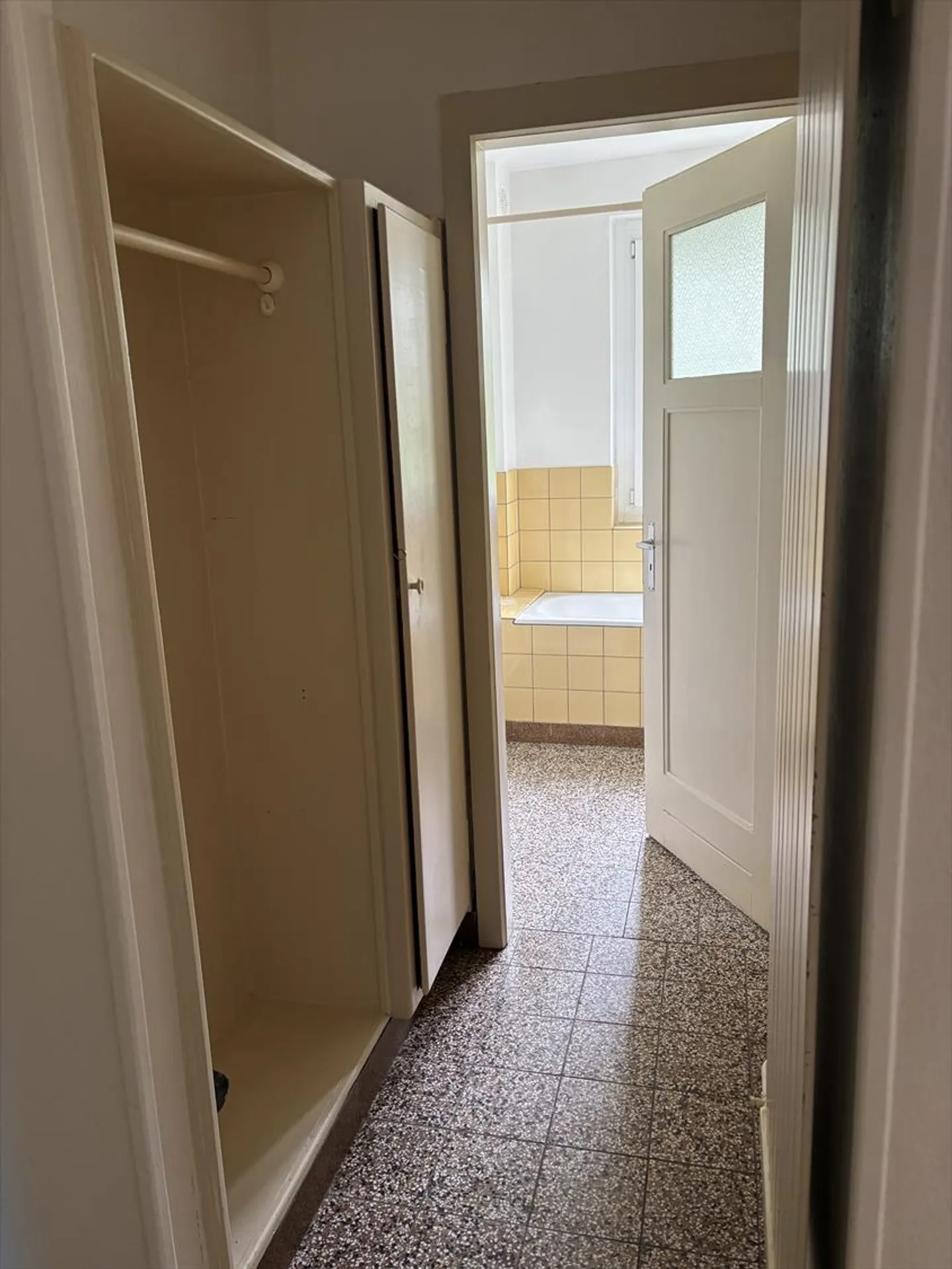Vicino alla scuola e alla natura, appartamento di 3,5 locali al 3° piano - Foto 4 di 10