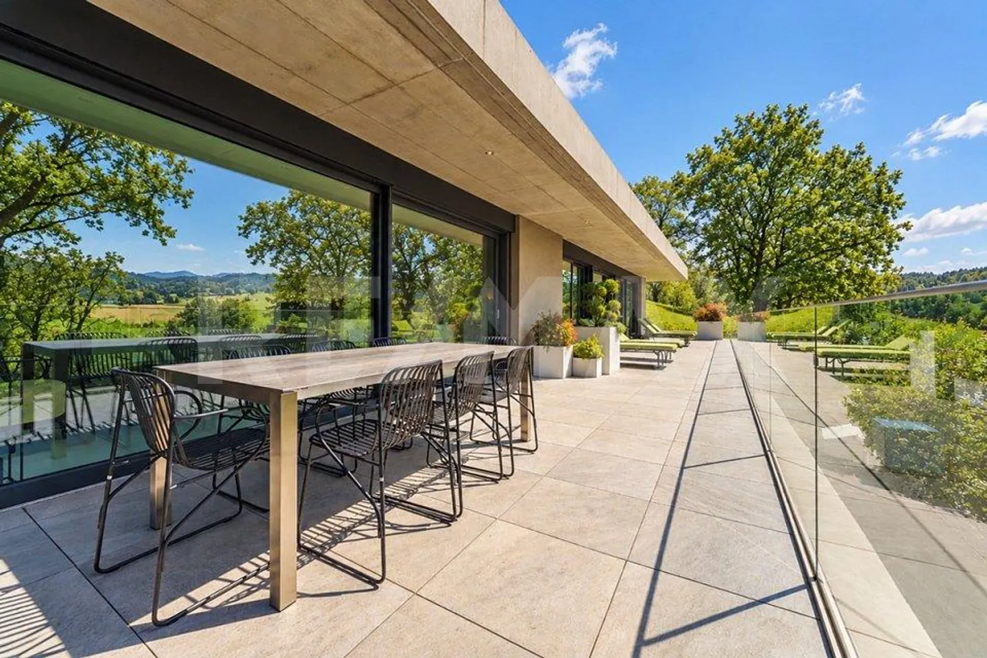 Attique d'exception avec terrasse - Photo 1 sur 13