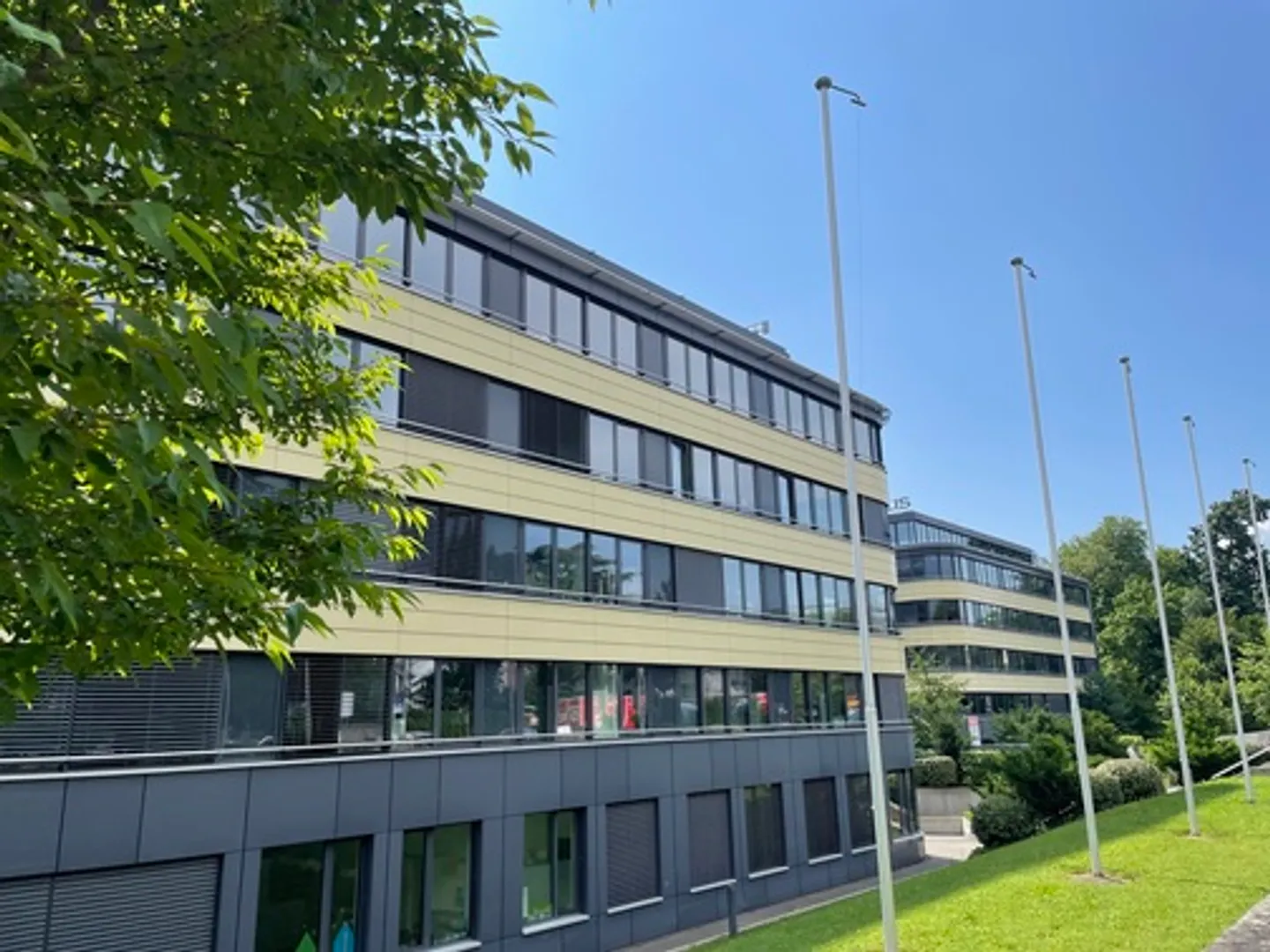 Magasin à louer - Photo 2 sur 2