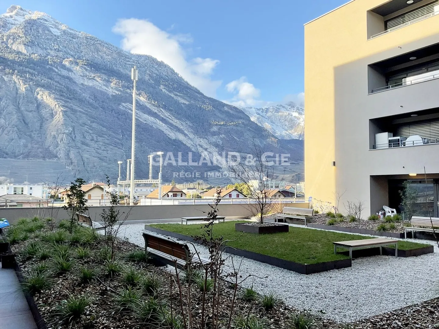 Bel appartement de 3.5 pièces au centre de Saxon - Foto 2 di 2