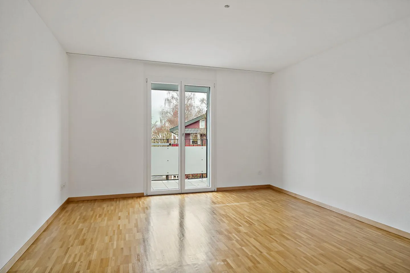 Bright sunny corner apartment in Sarnen - Photo 7 of 13