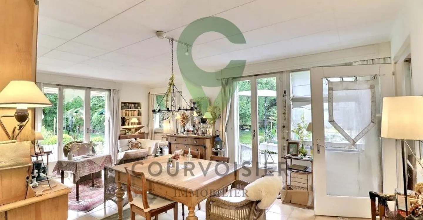 Casa di carattere con 2 appartamenti a due passi da Tartegnin - Foto 3 di 11