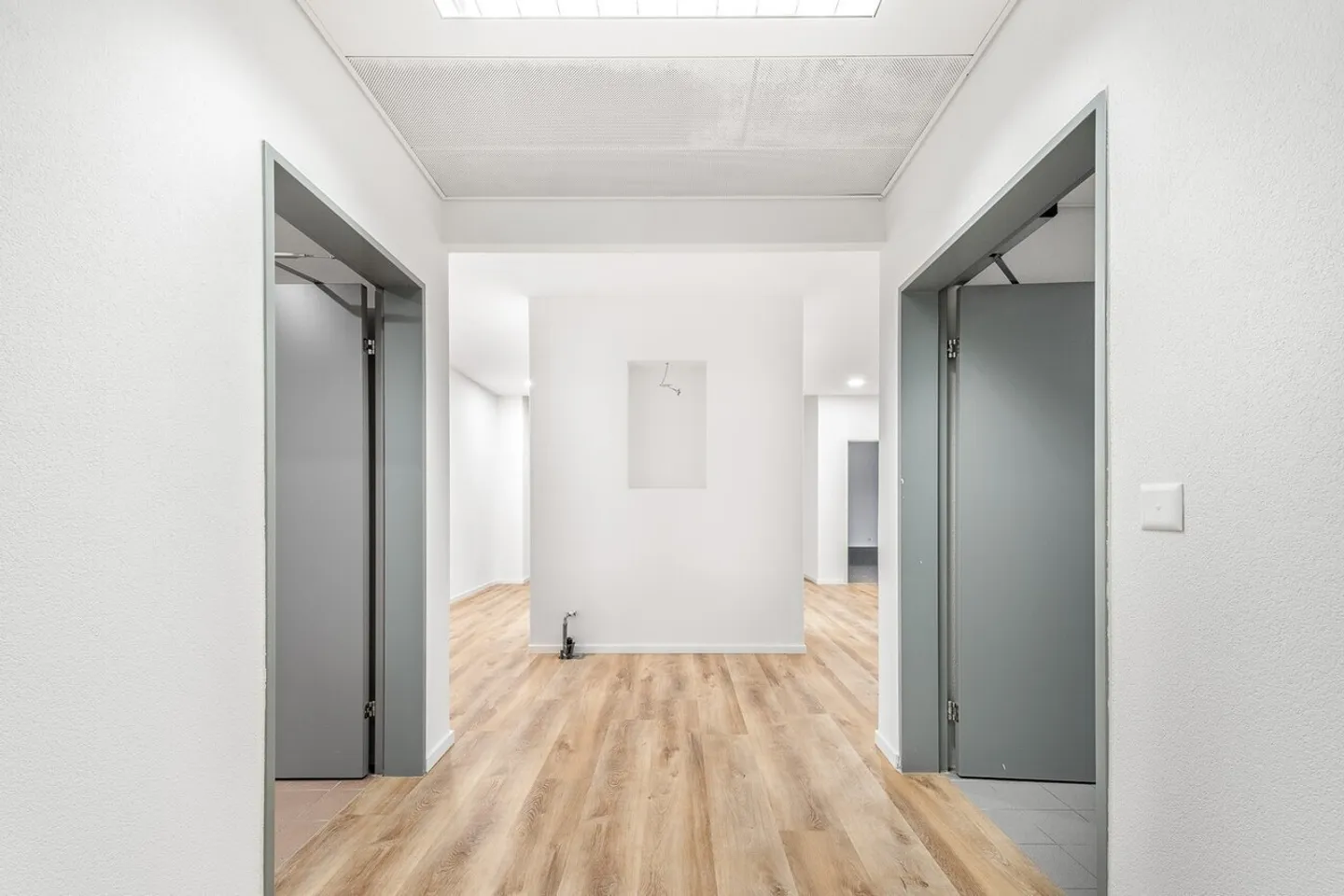 *MIETZINSAKTION* Ihr neues bezugsbereites Büro mit 2 monatiger mietzinsfreier Zeit ! - Foto 1 von 12