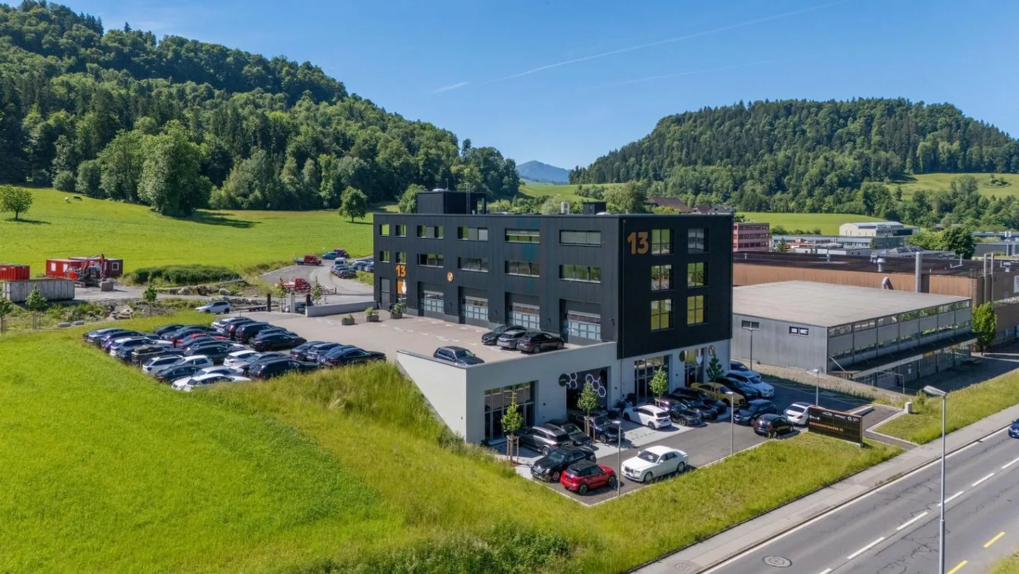 Moderne Büro- und Showroomfläche - Foto 2 von 12