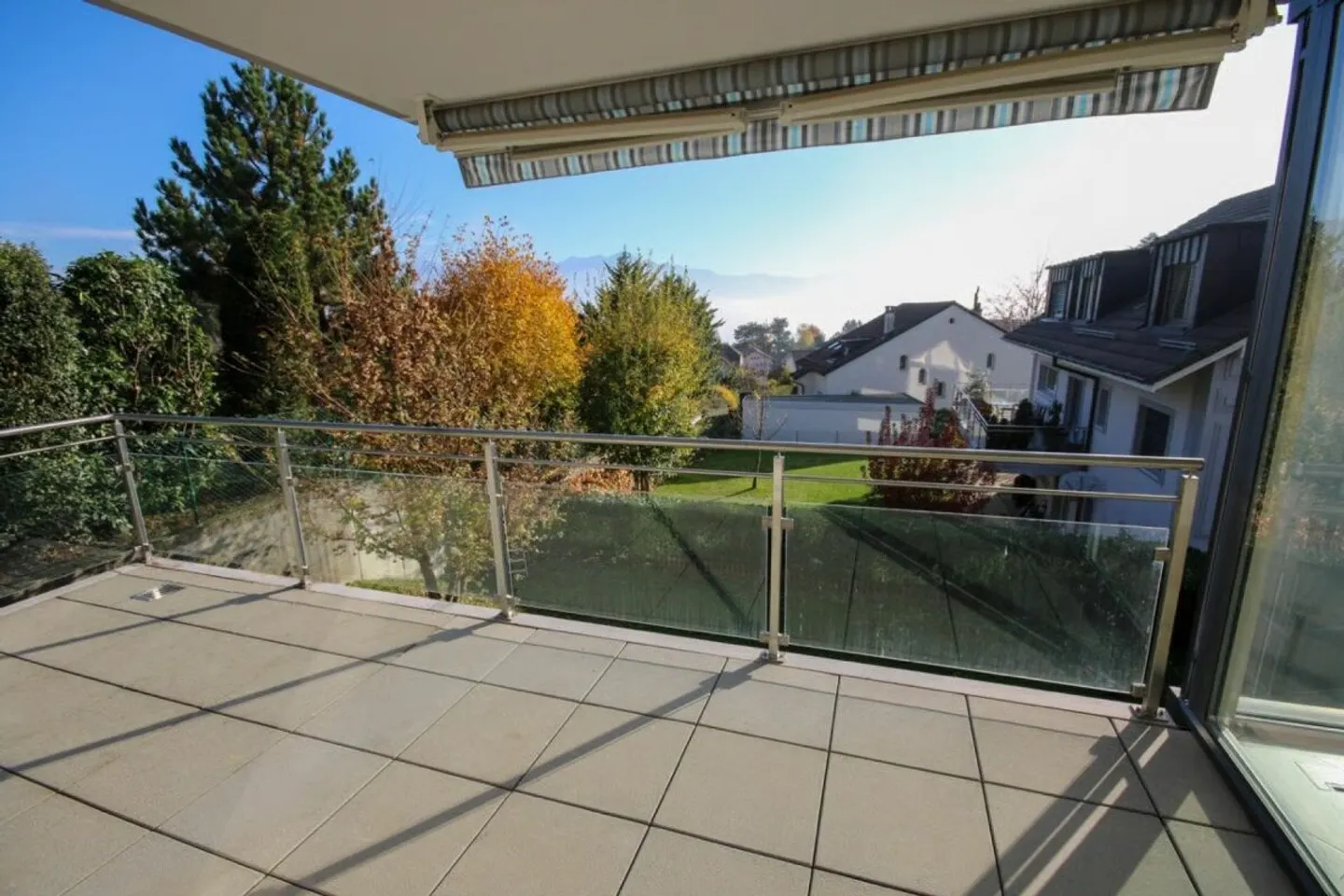Appartamento di lusso di 5,5 locali con terrazza e vista lago - Foto 3 di 23