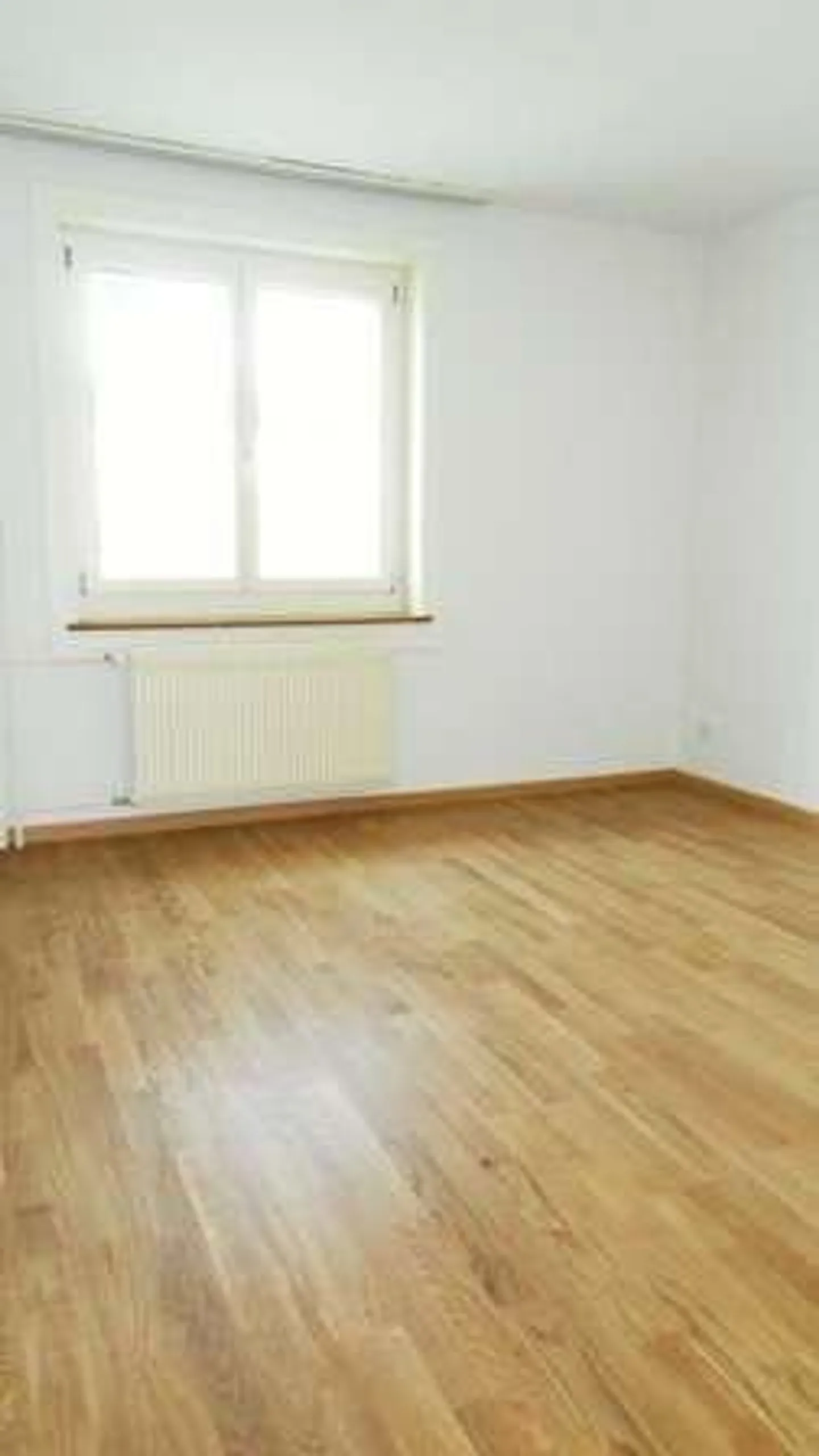 Renovated apartment with modern standards from 2011 - Photo 3 of 6
