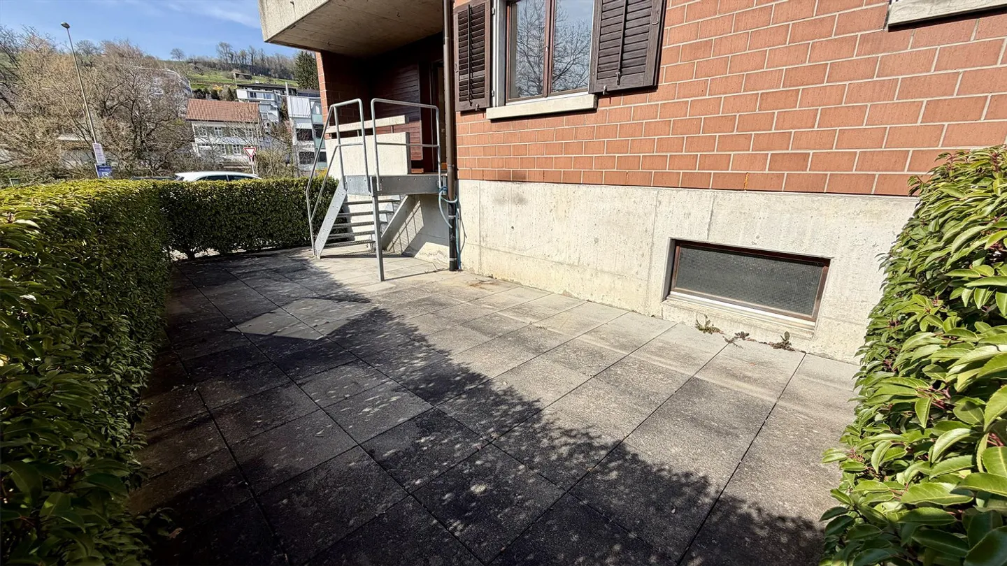 Appartement lumineux de 4,5 pièces avec patio à Gelterkinden - Photo 12 sur 15
