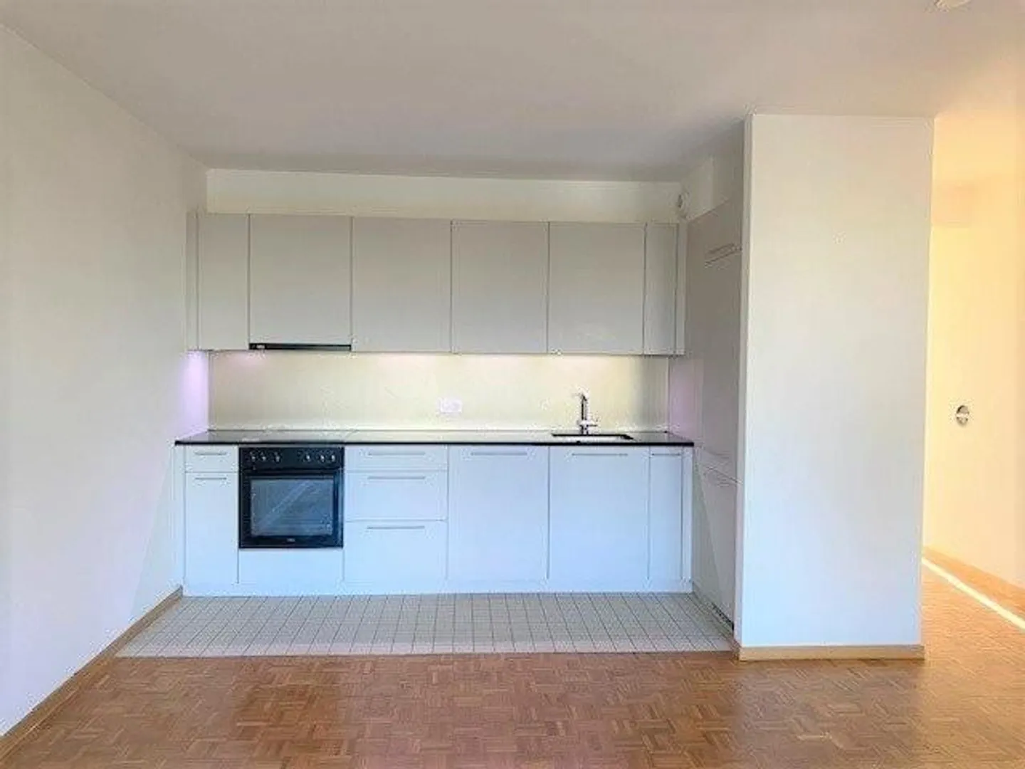 Geräumige Wohnung in Servette - Foto 3 von 11