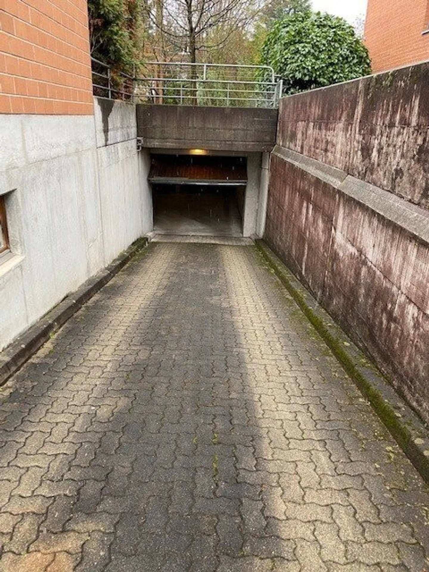 Parking space for rent - Photo 2 of 3