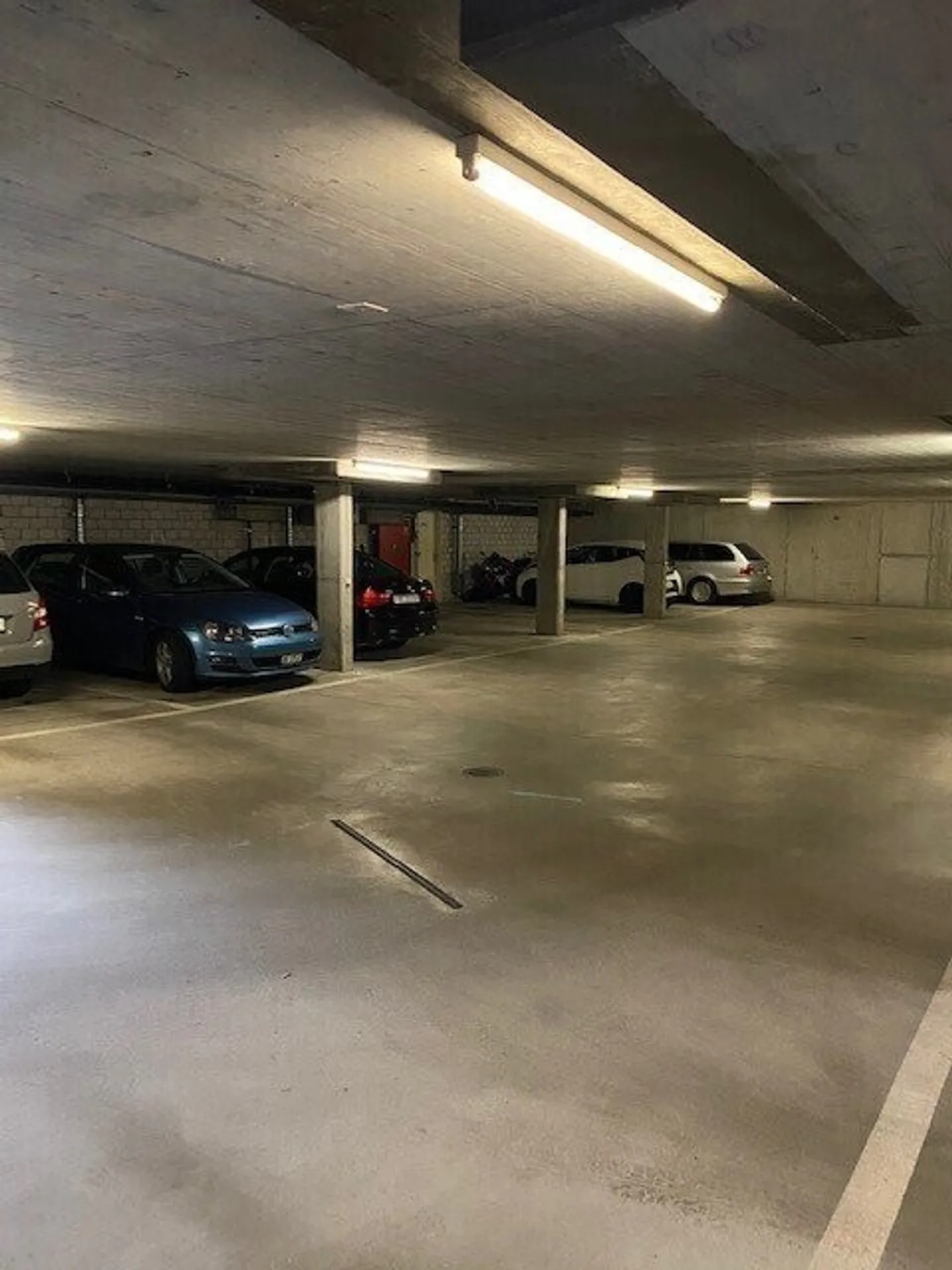 Parking space for rent - Photo 3 of 3