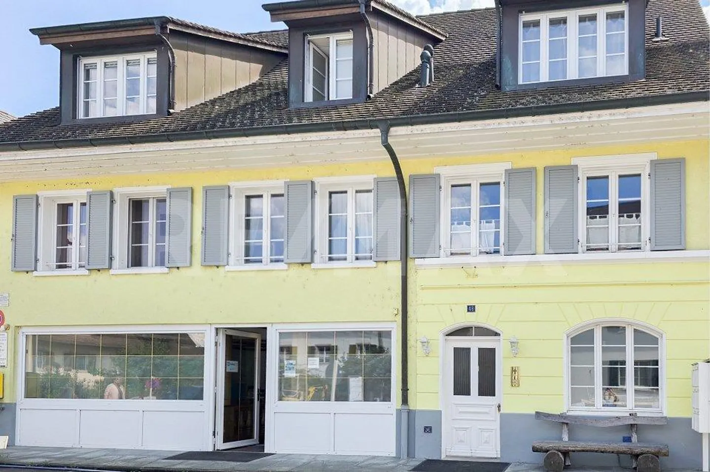 In the middle - and close to the Rhine - Multi-family house - Photo 2 of 11