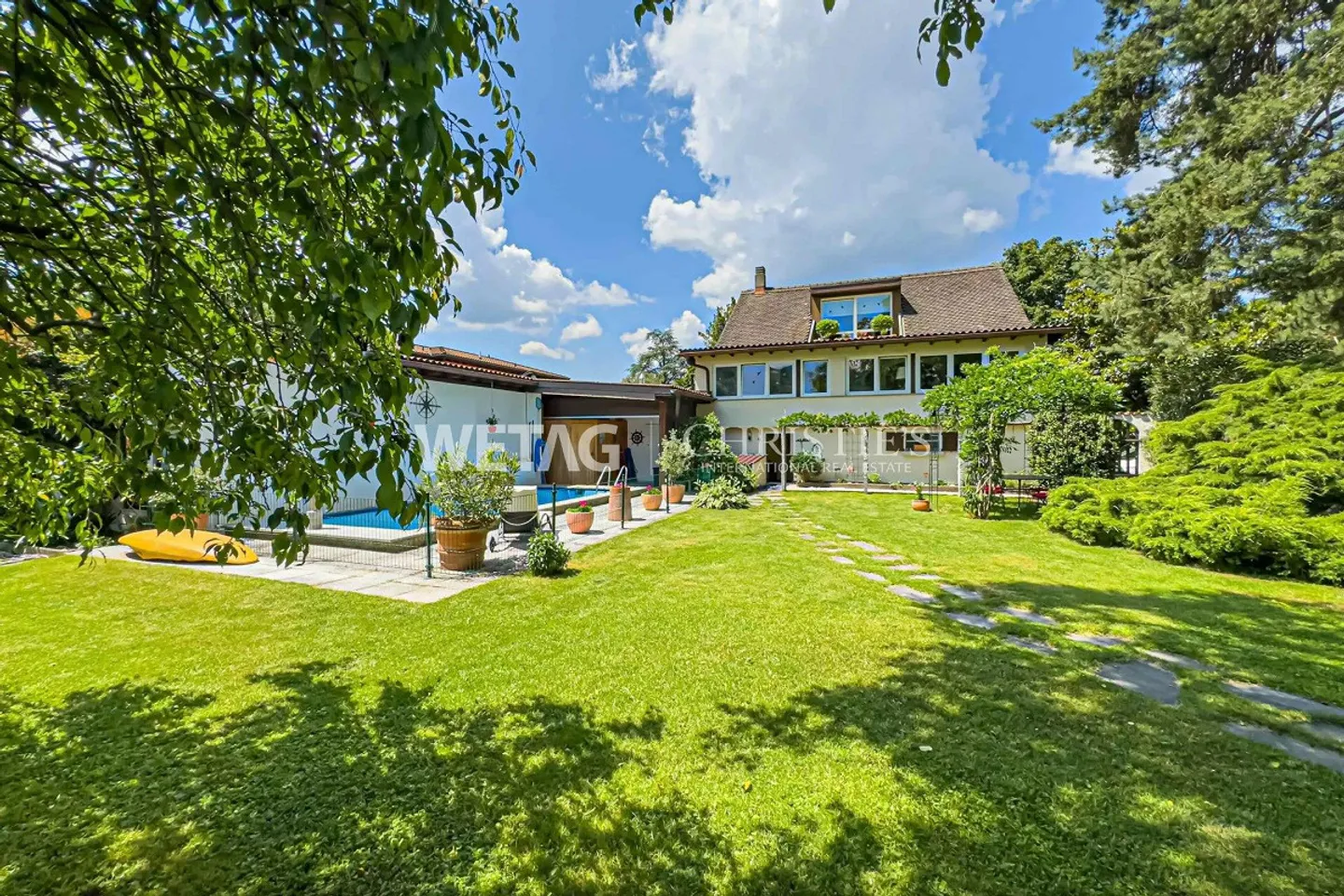 Lugano-Magliaso: beautiful villa in the green, with pool & near... - Photo 1 of 13