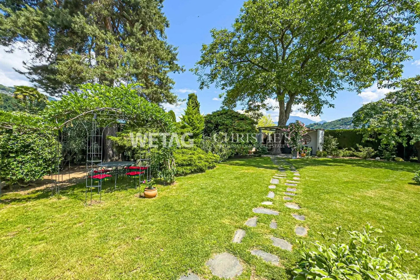 Lugano-Magliaso: beautiful villa in the green, with pool & near... - Photo 12 of 13