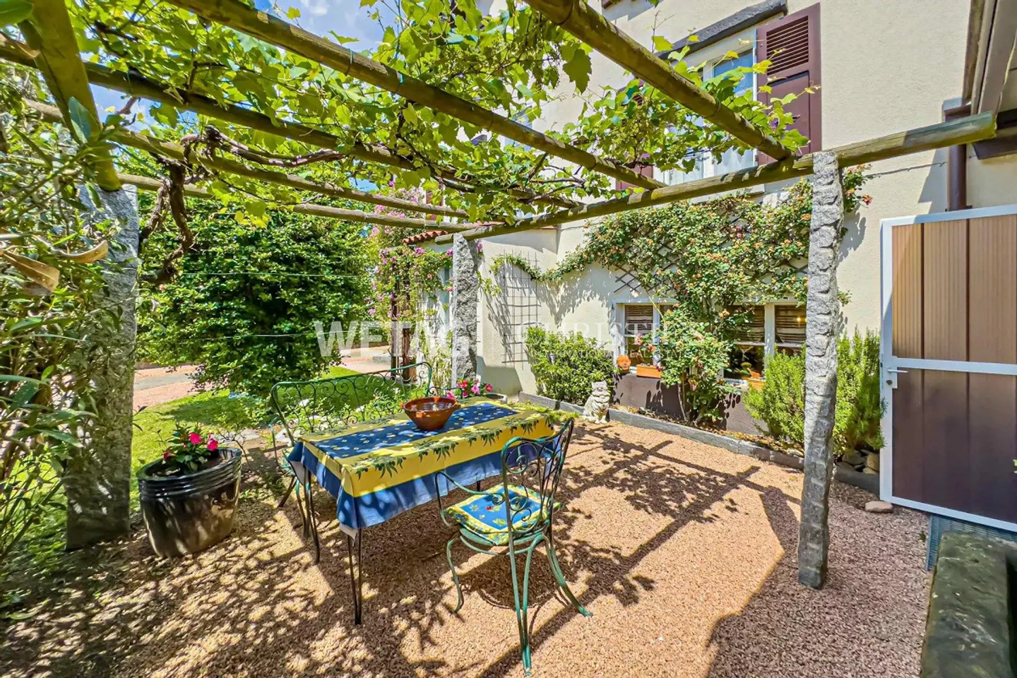 Lugano-Magliaso: beautiful villa in the green, with pool & near... - Photo 13 of 13