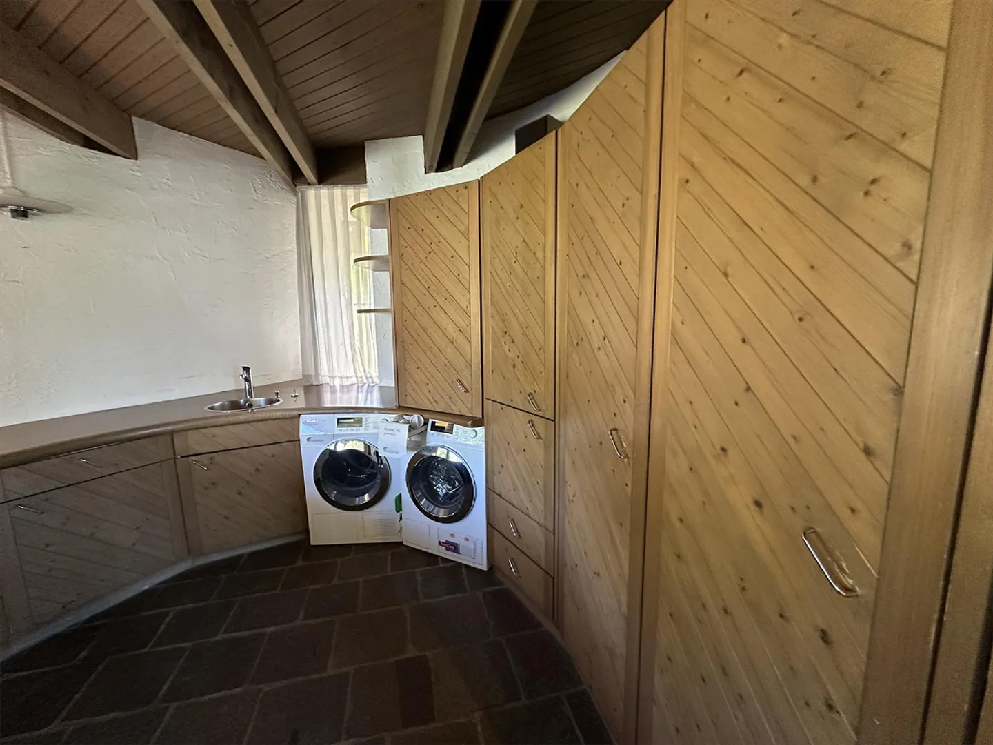 Detached 4 ½ Room Single-Family House with Garden & Pool - Photo 11 of 15