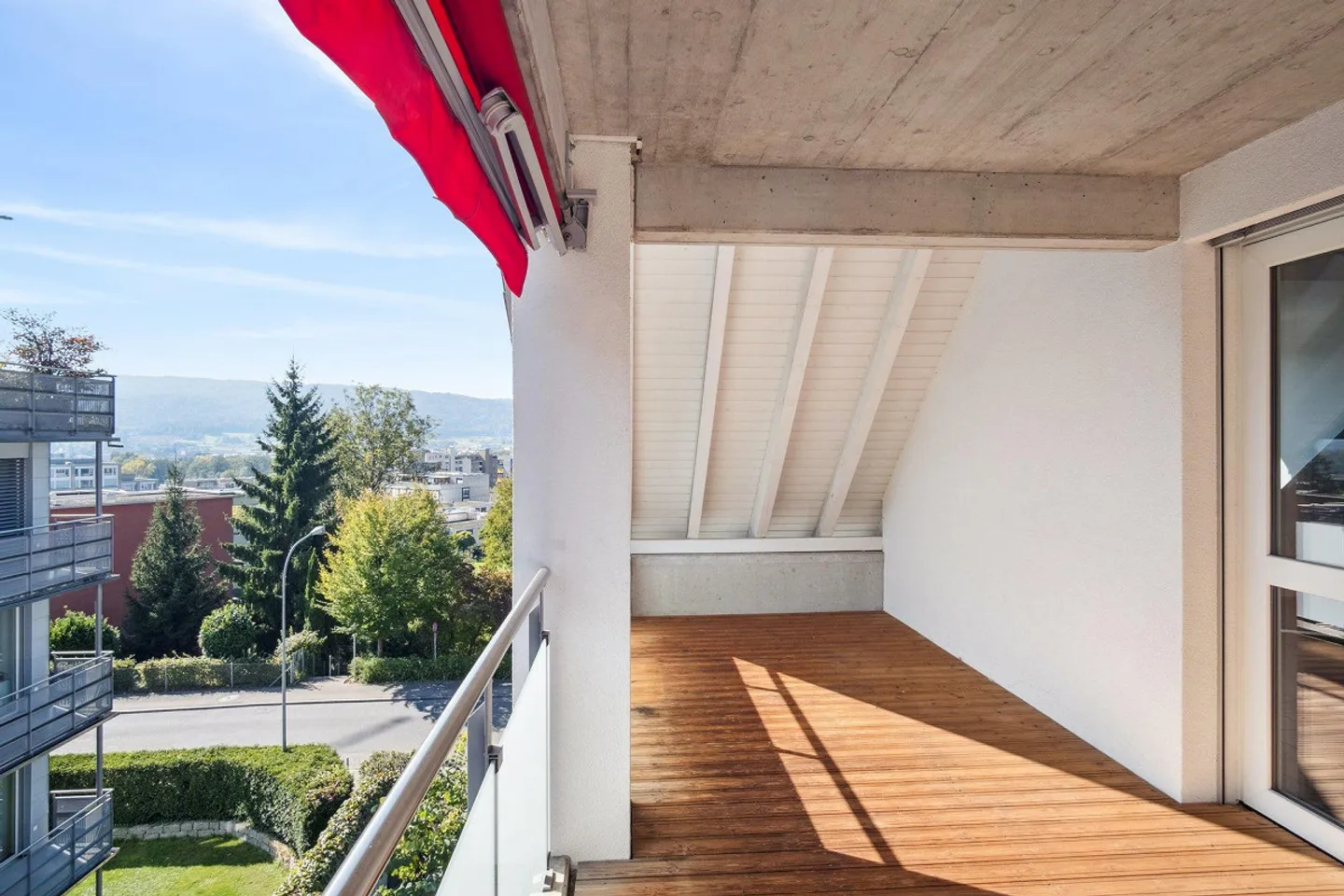 Elegant oasis of well-being with urban connection - Photo 2 of 4