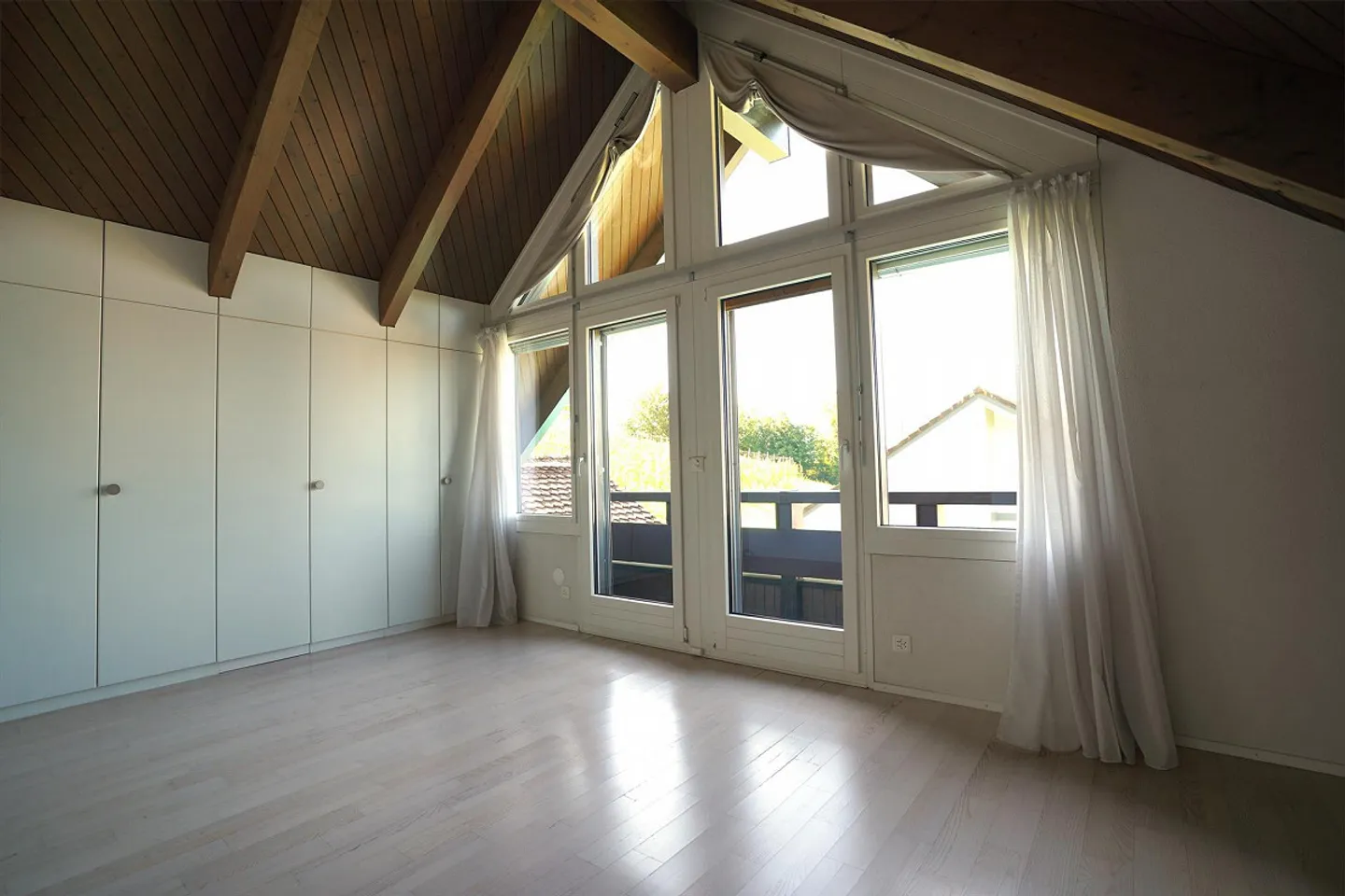 Detached 4 ½ Room Single-Family House with Garden & Pool - Photo 8 of 15