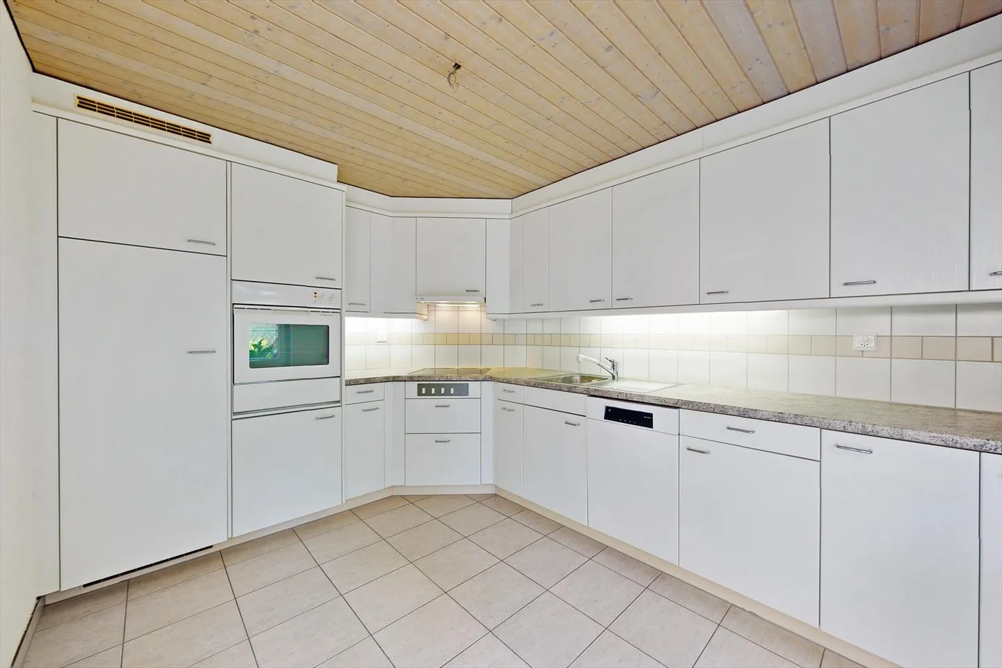 Apartment for rent - Photo 8 of 10