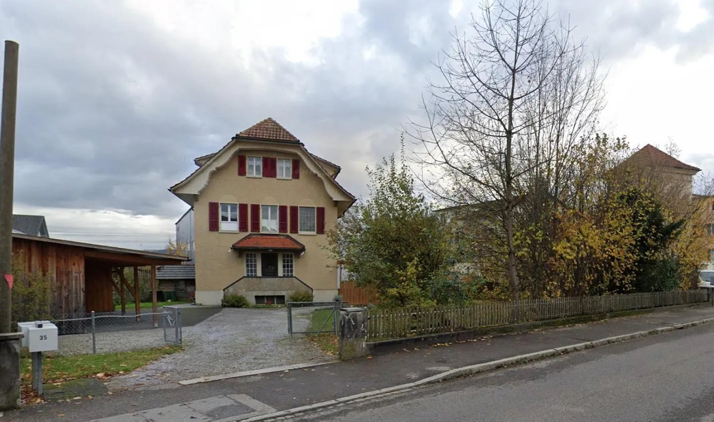 Residential building with building land in the heart of Jegenstorf - Photo 2 of 3