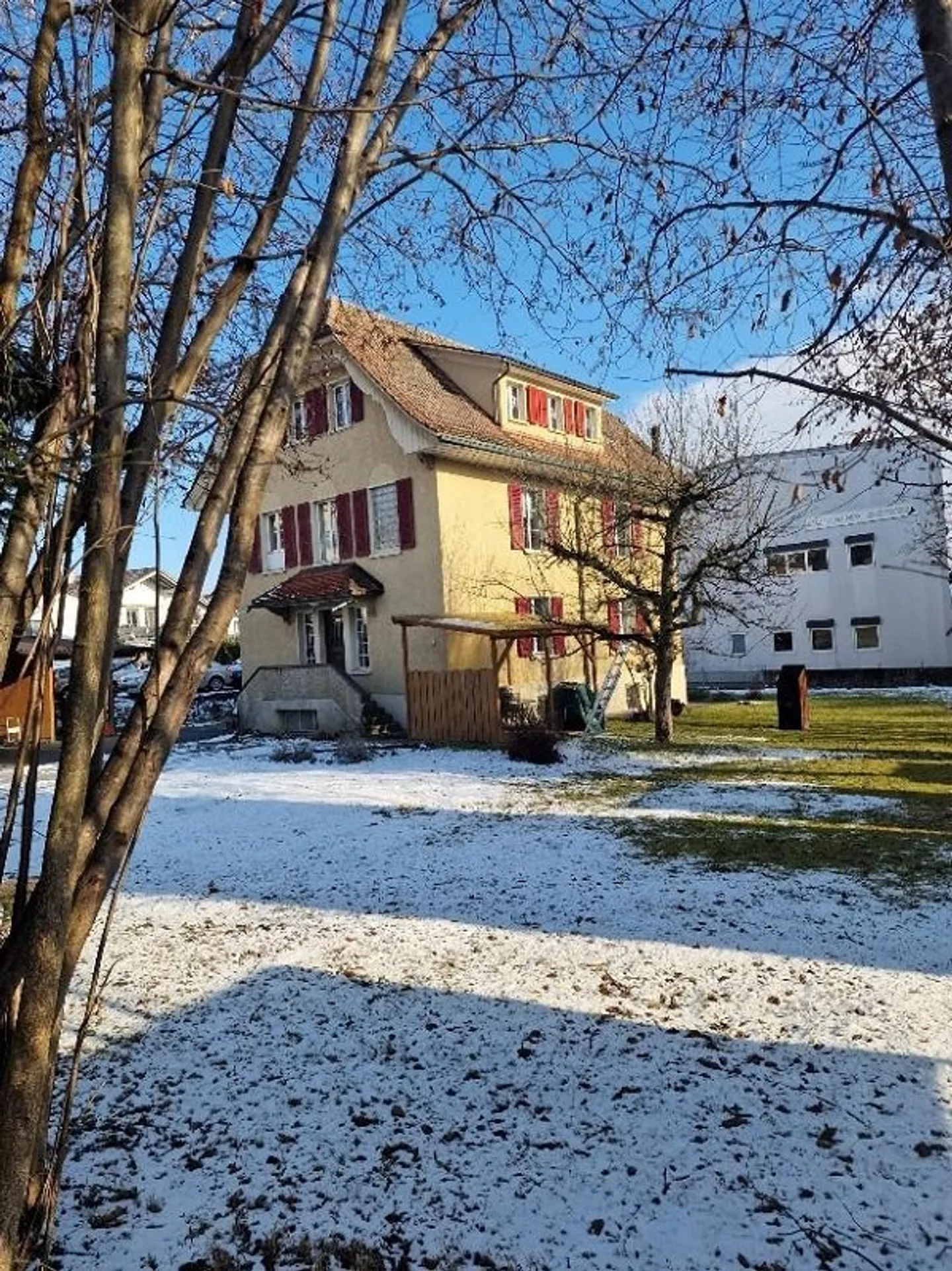Residential building with building land in the heart of Jegenstorf - Photo 3 of 3