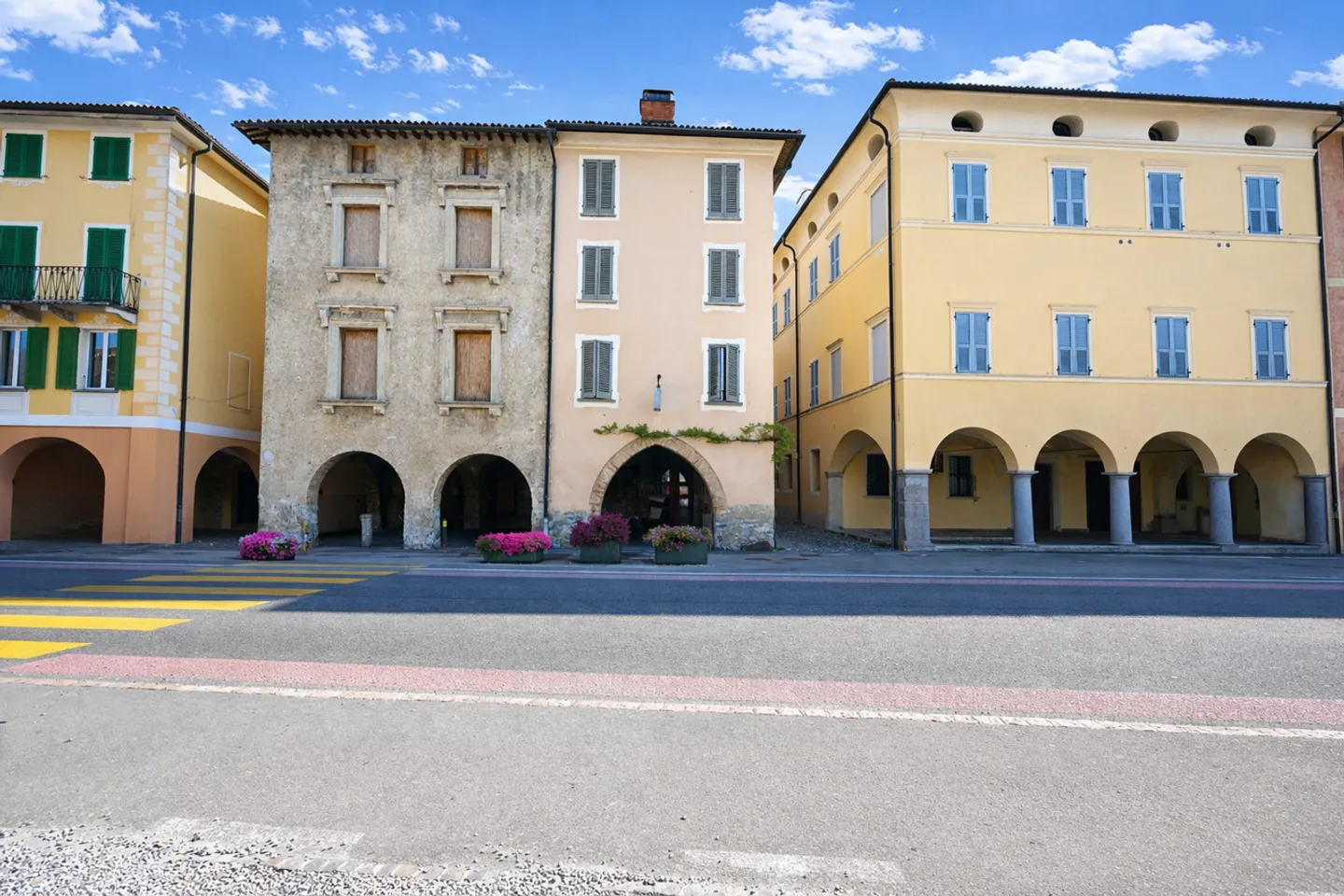 Caratteristica casa di paese a Bissone - Foto 1 di 18