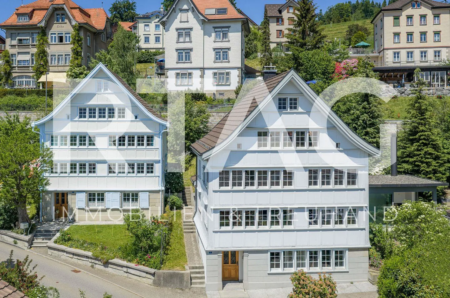 Single-family house - Photo 1 of 13