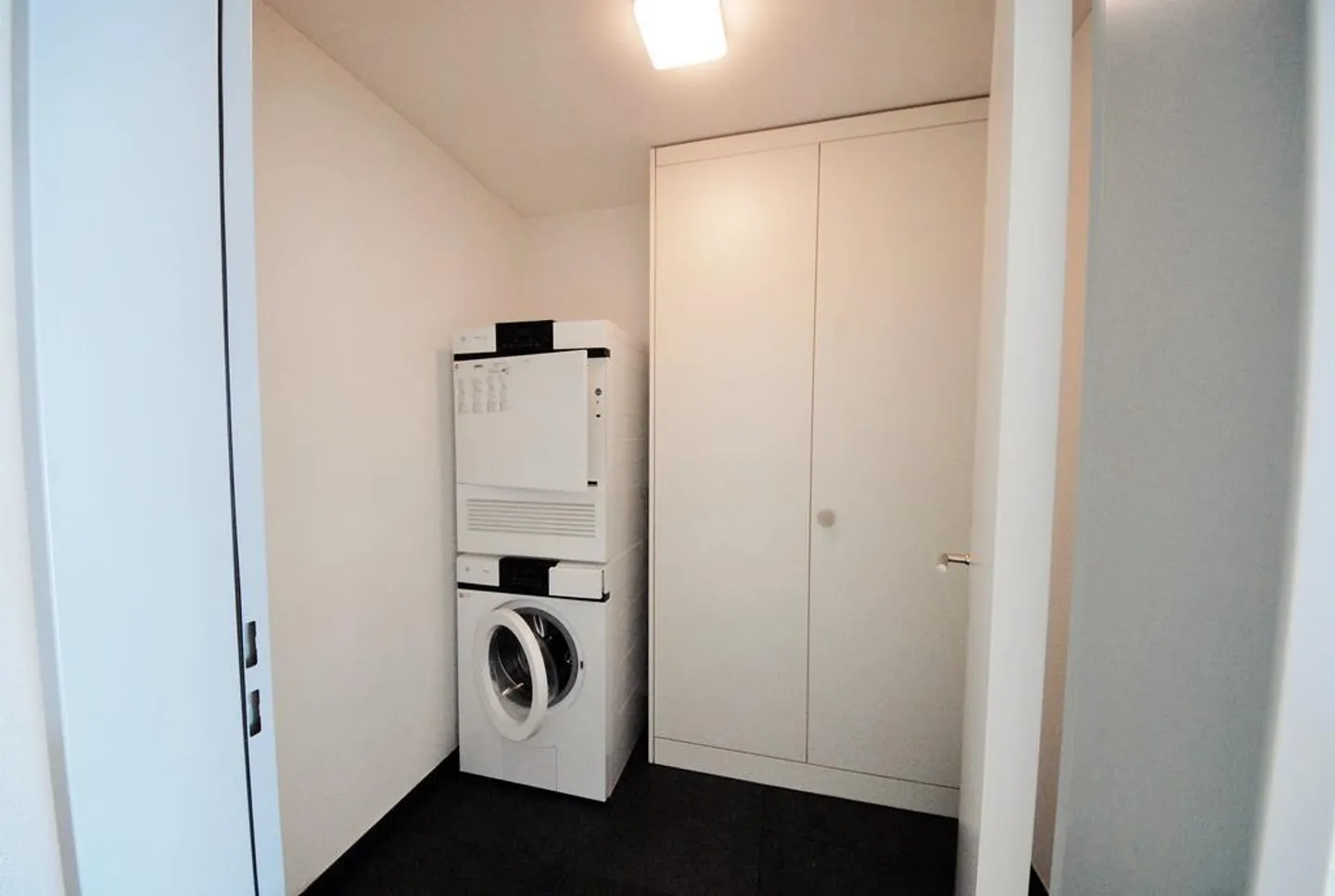 Spacious and Modern Expansion - Photo 9 of 11