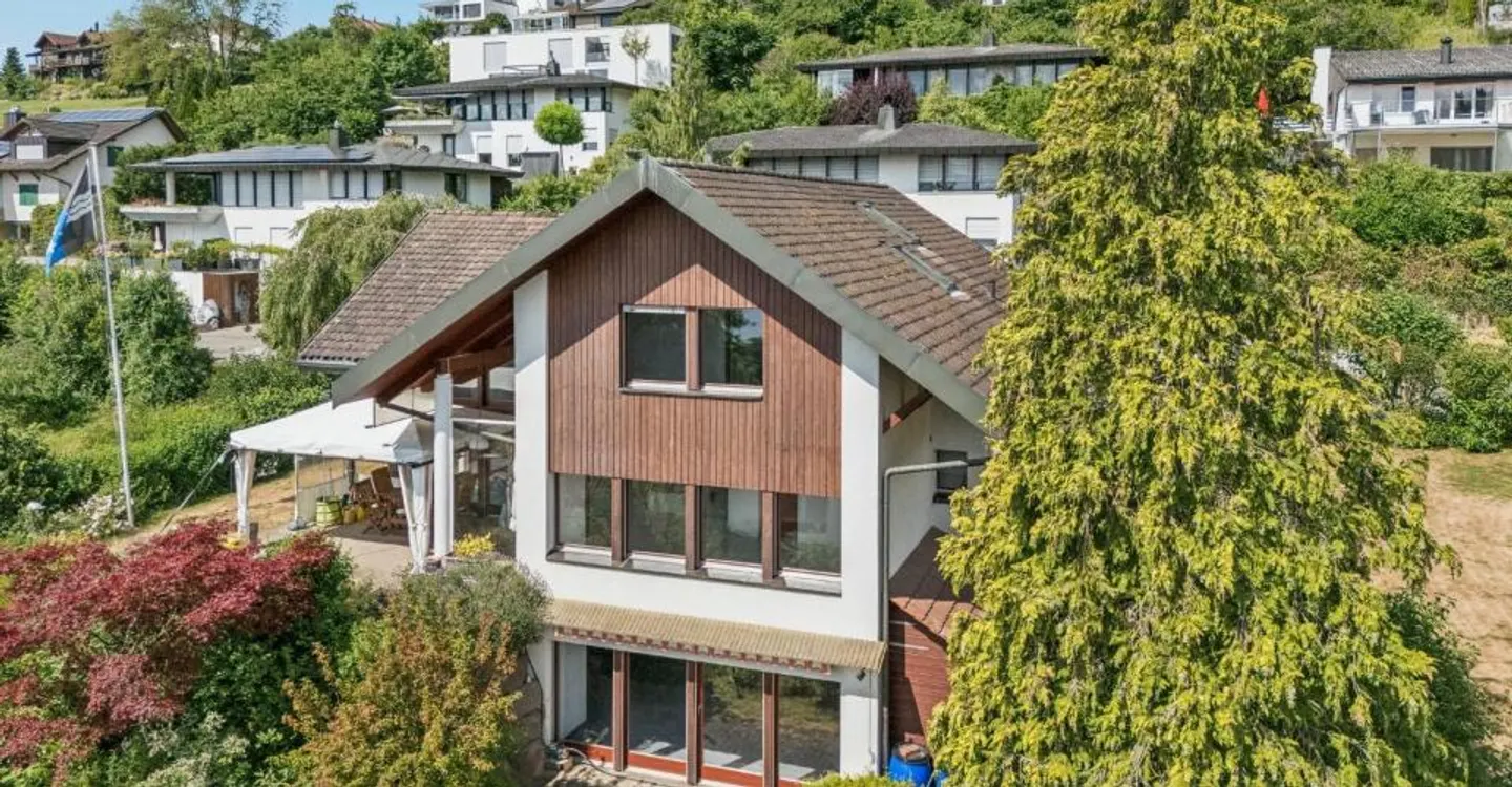 Architektonisches Juwel mit Seeblick - Foto 1 von 13