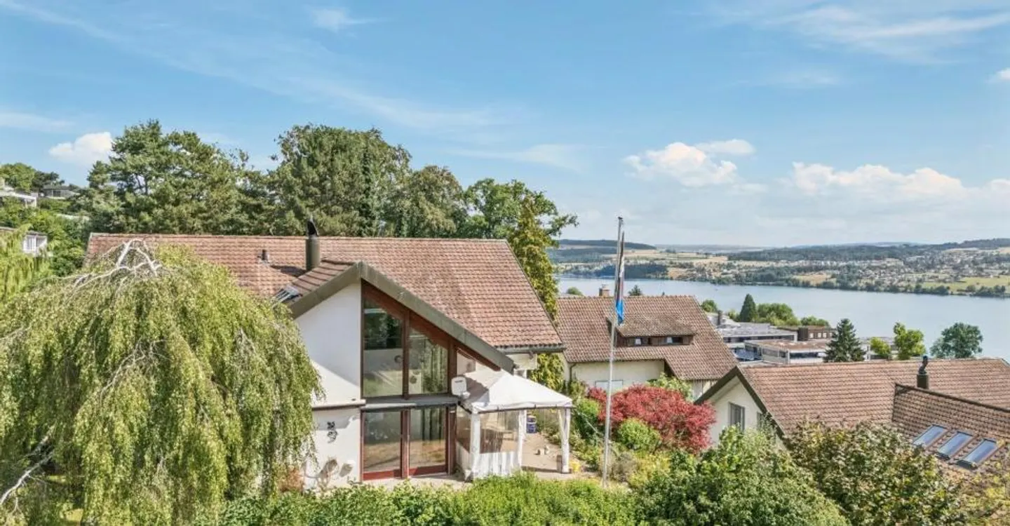 Architektonisches Juwel mit Seeblick - Foto 2 von 13