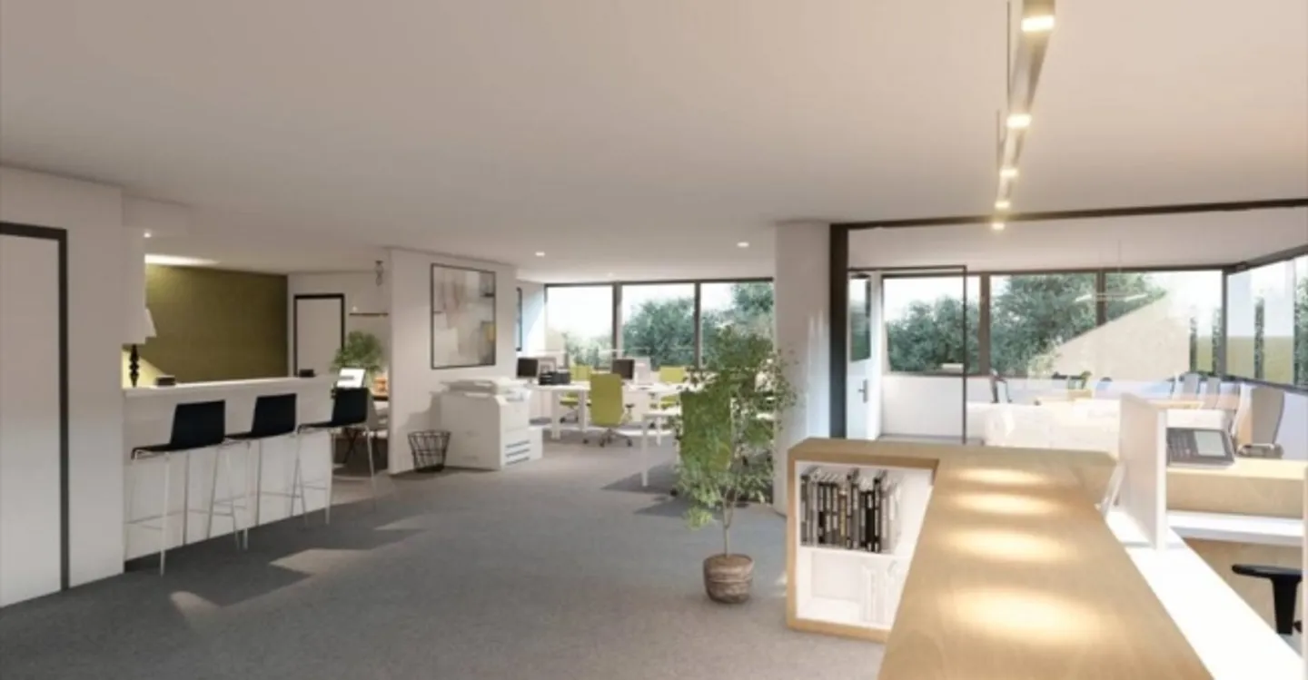 Mixed-use building for rent - Photo 4 of 6