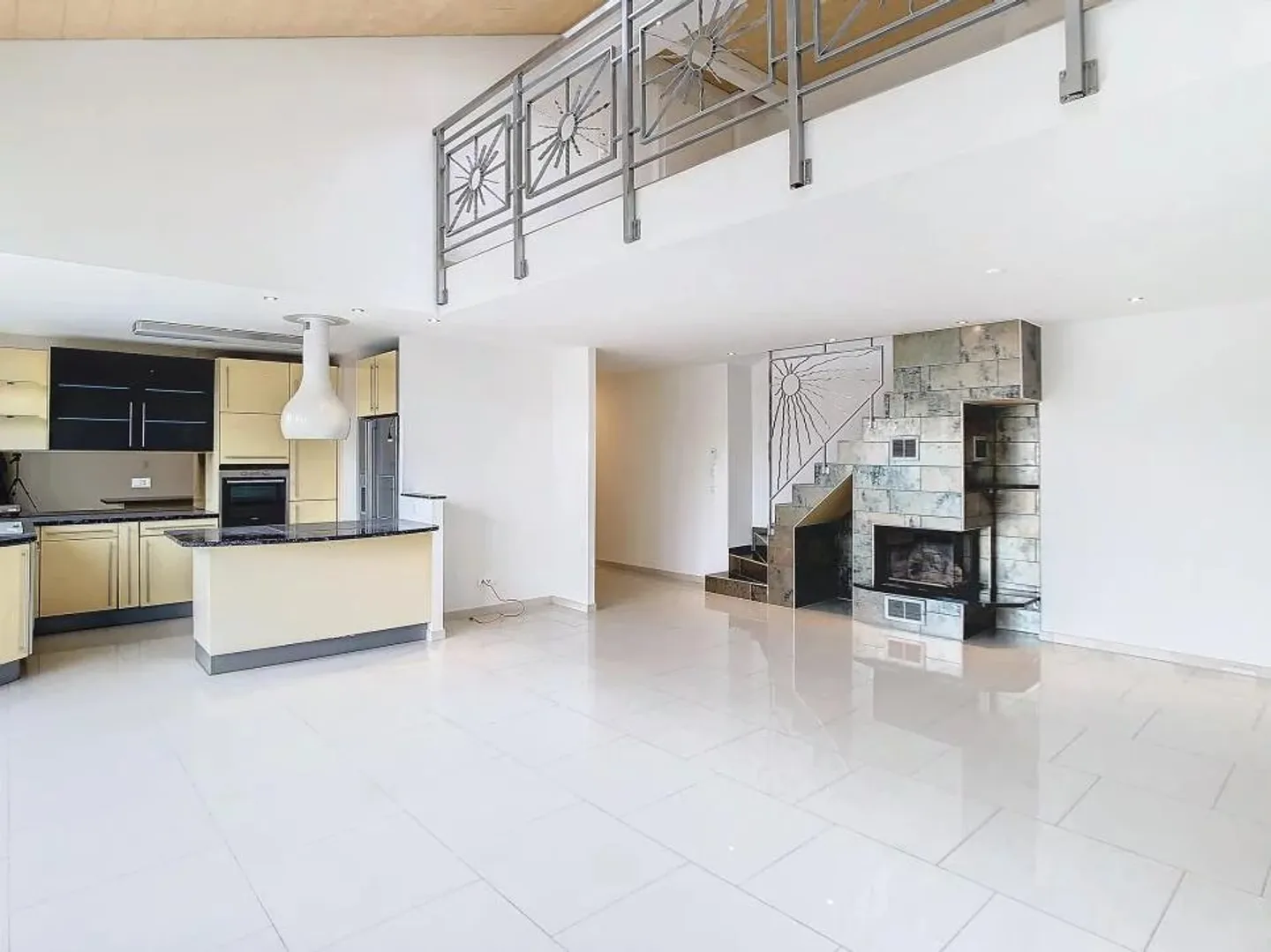 Duplextwo-room apartment with terrace in the city center - Photo 1 of 13