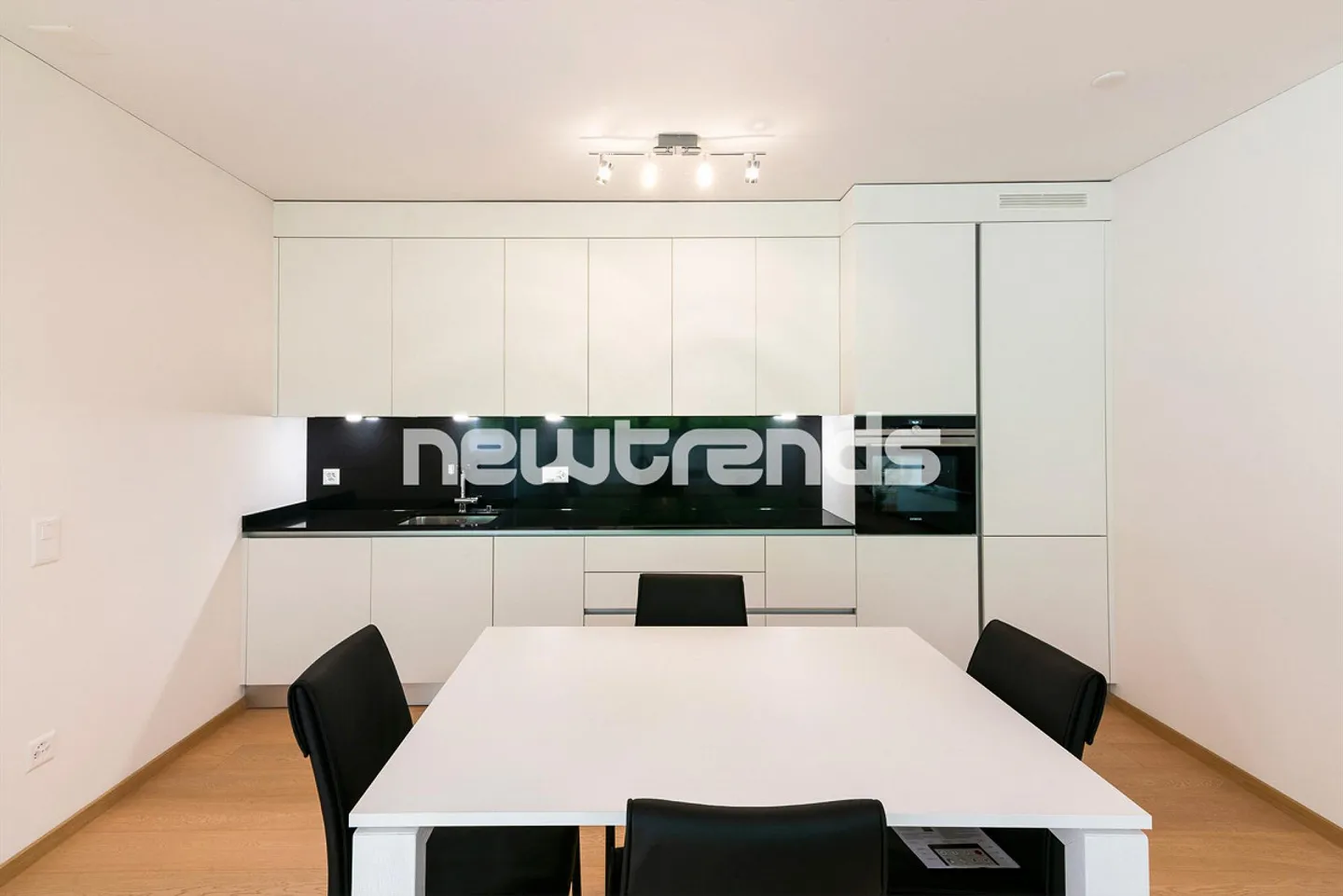 Montagnola – Arasio: penthouse with 3.5 rooms, terrace and open view. - Photo 4 of 19
