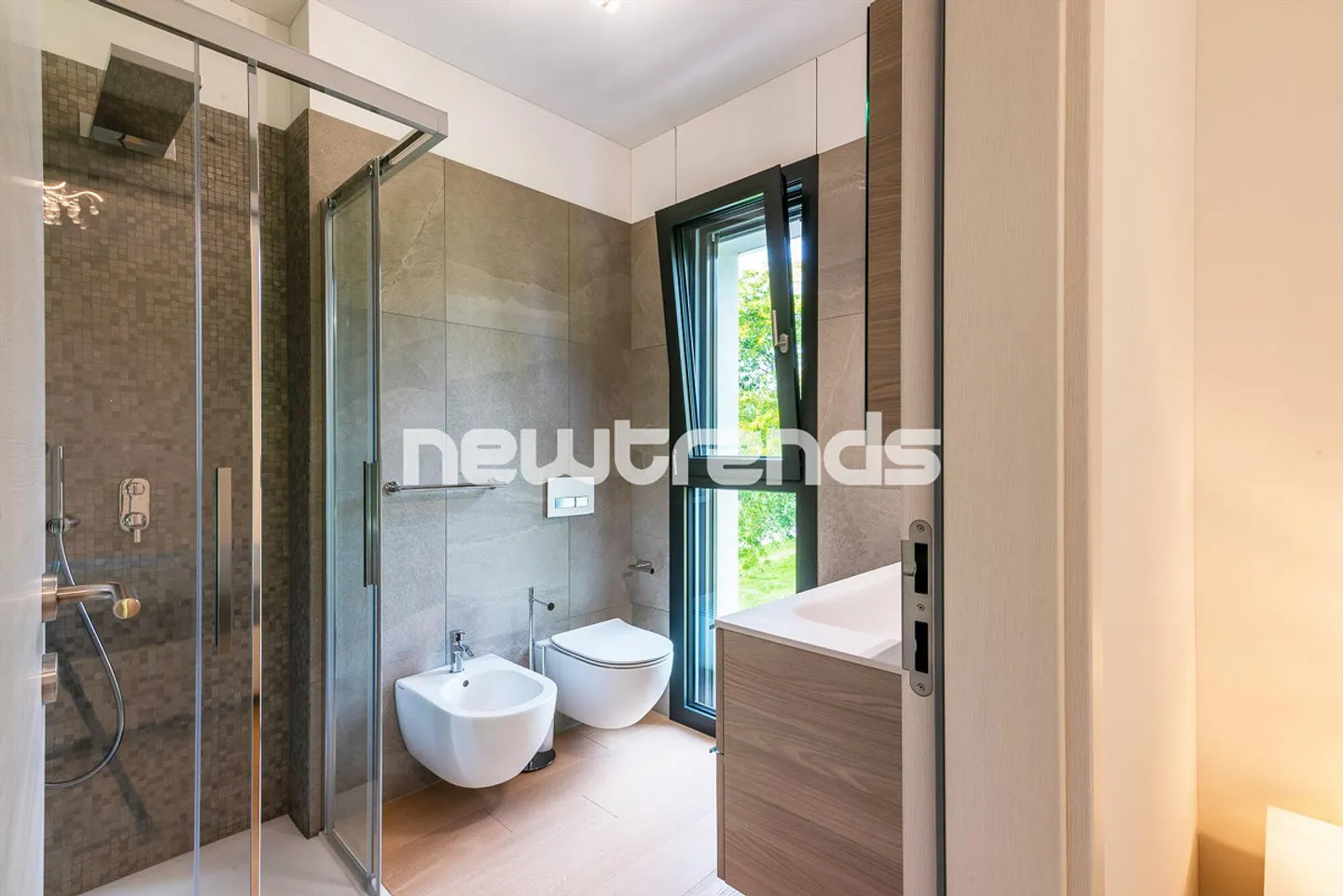 Montagnola – Arasio: penthouse with 3.5 rooms, terrace and open view. - Photo 8 of 19