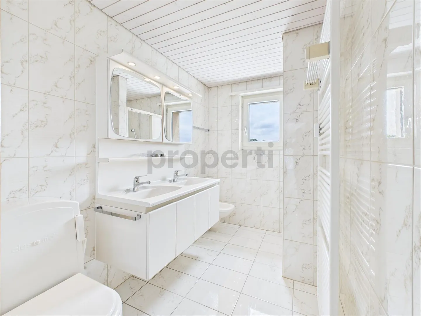Appartamento attico invitante di 4,5 stanze con vista mozzafiato a Hägglingen - Costi accessori forfettari e inclusi - Foto 10 di 13