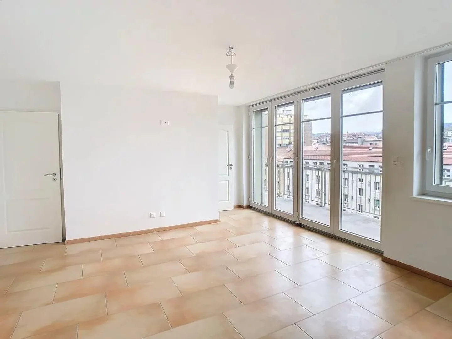 Duplextwo-room apartment with terrace in the city center - Photo 6 of 13